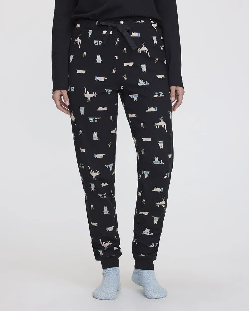 Long-Sleeve Top and Jogger Cotton Pyjama Set sold by Reitmans product image thumbnail 4