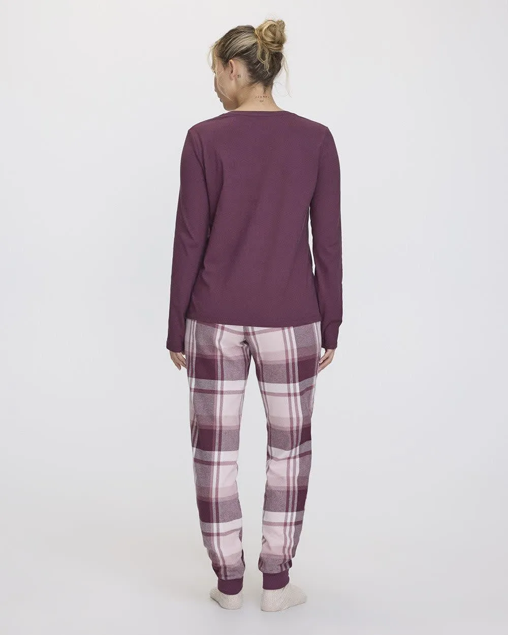 Long-Sleeve Top and Flannel Jogger Pyjama Set sold by Reitmans product image thumbnail 2