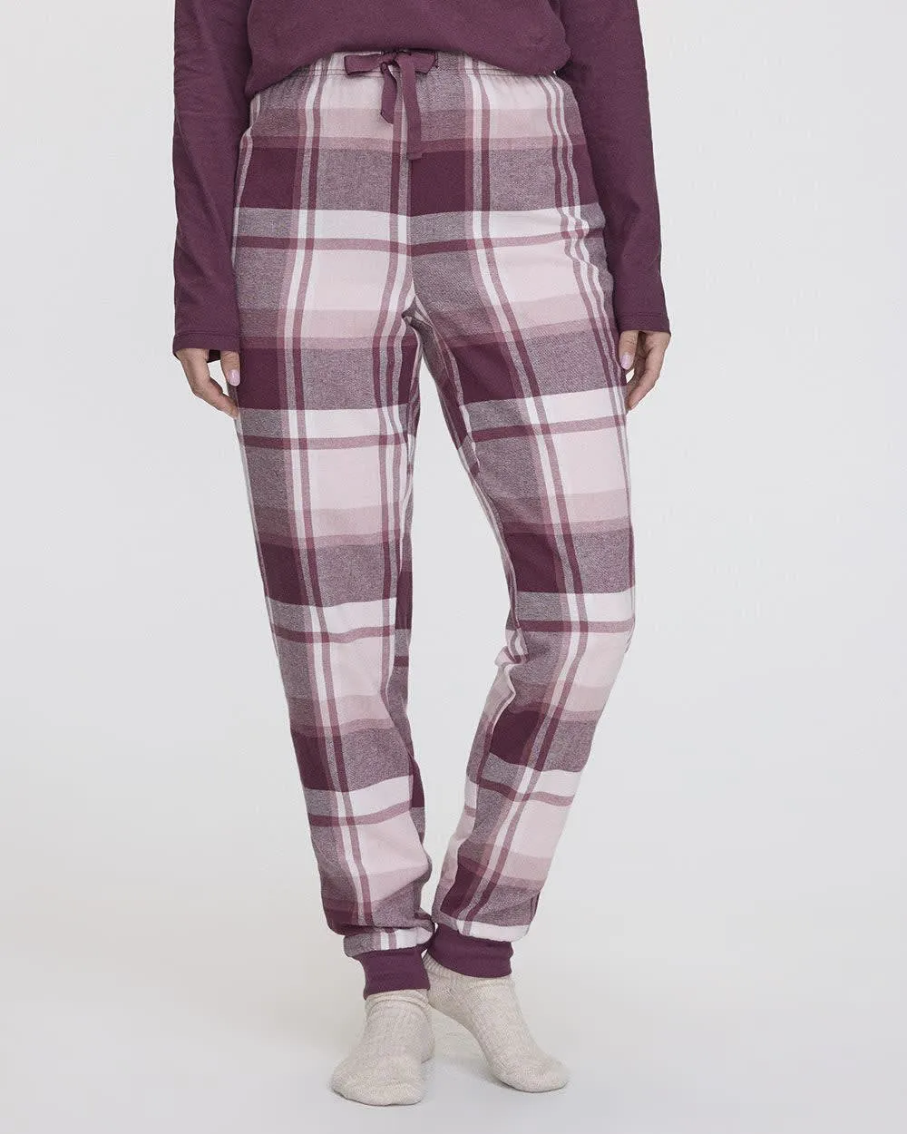Long-Sleeve Top and Flannel Jogger Pyjama Set sold by Reitmans product image thumbnail 4