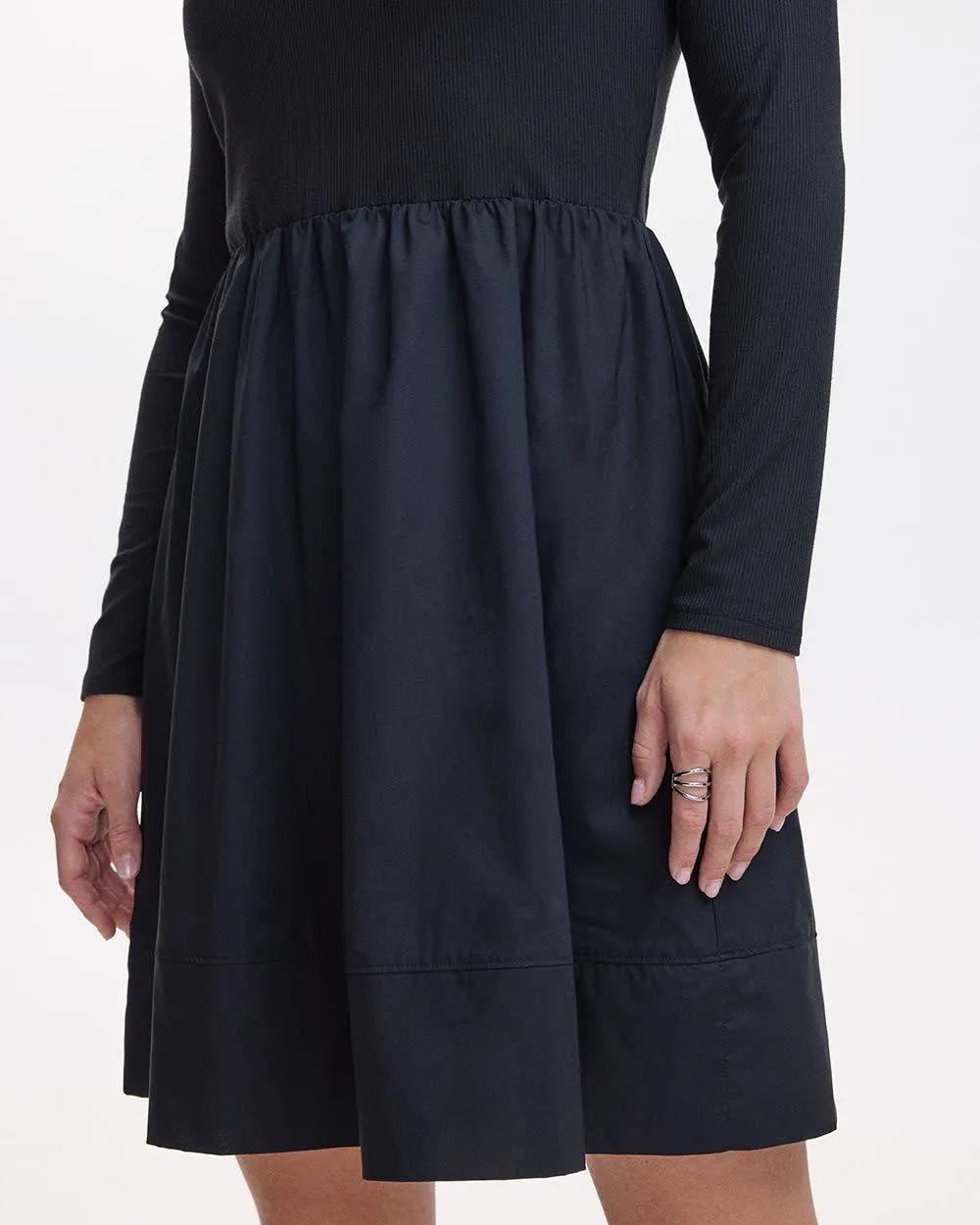 Long-Sleeve Mix-Media Dress with Crew Neckline sold by Reitmans product image thumbnail 4
