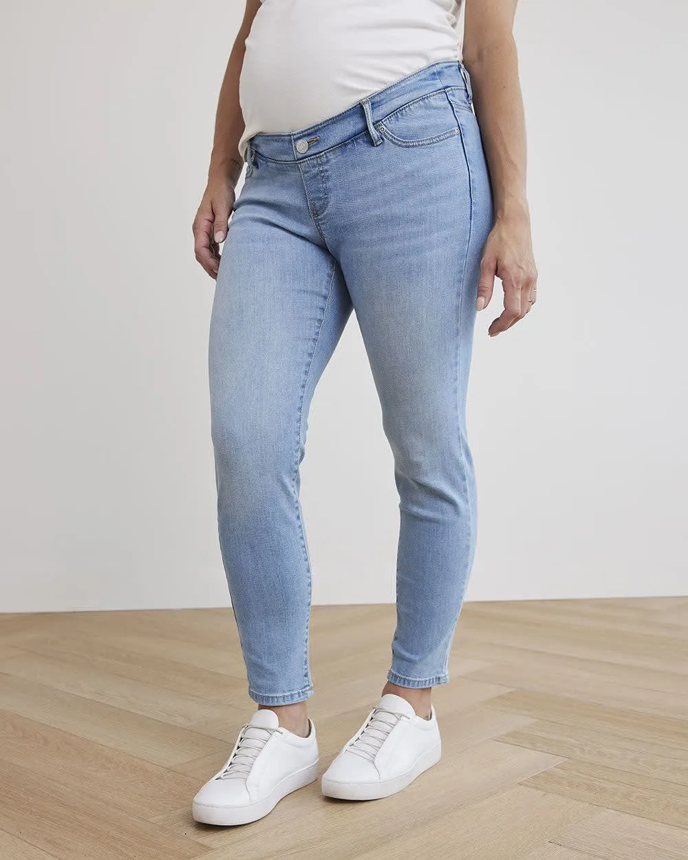 Light Wash Natalie Jegging - 28" - Thyme Maternity sold by Reitmans