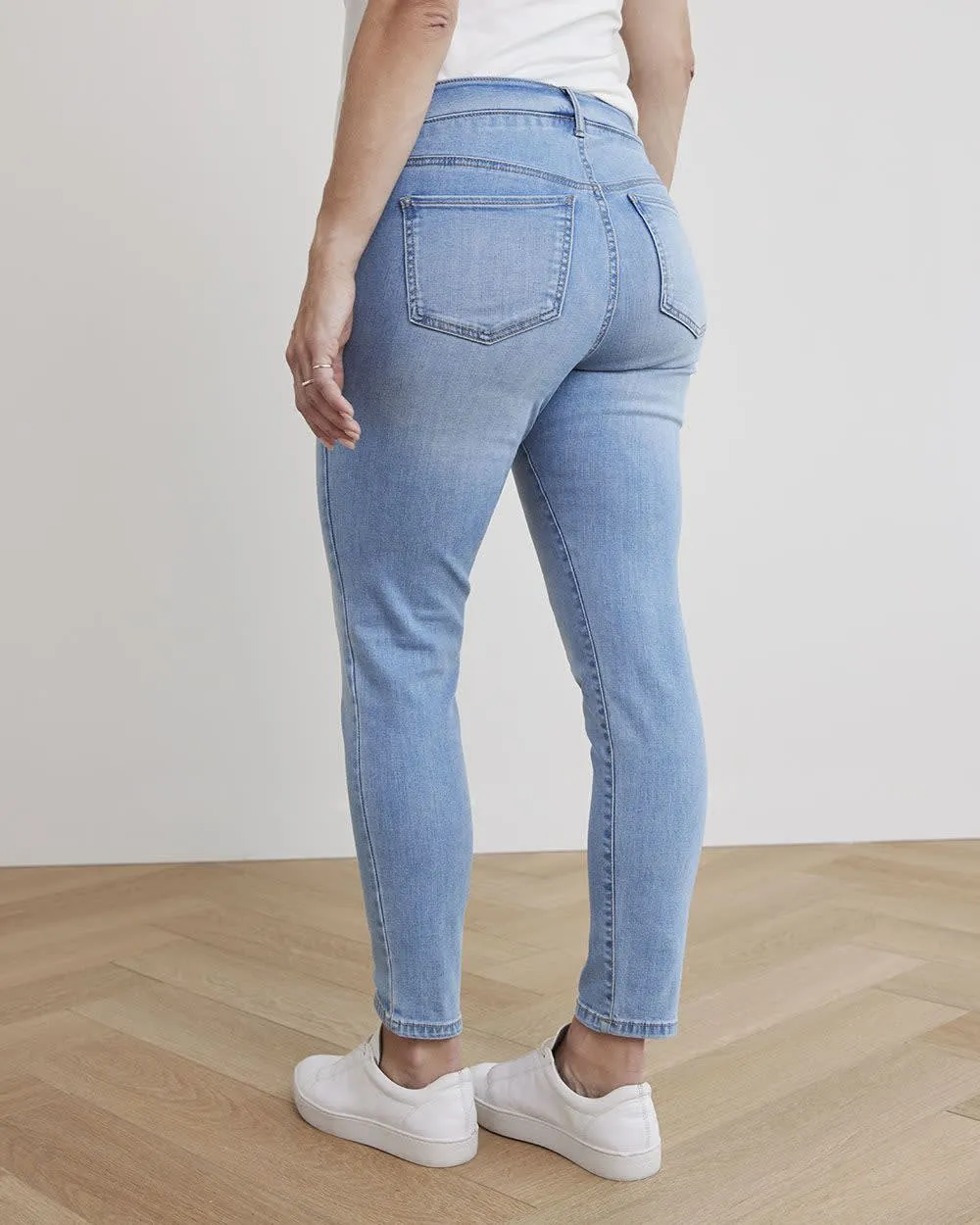 Light Wash Natalie Jegging - 28" - Thyme Maternity sold by Reitmans product image thumbnail 3