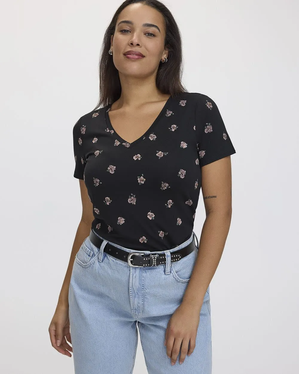 Short-Sleeve V-Neck Tee - R Essentials sold by Reitmans