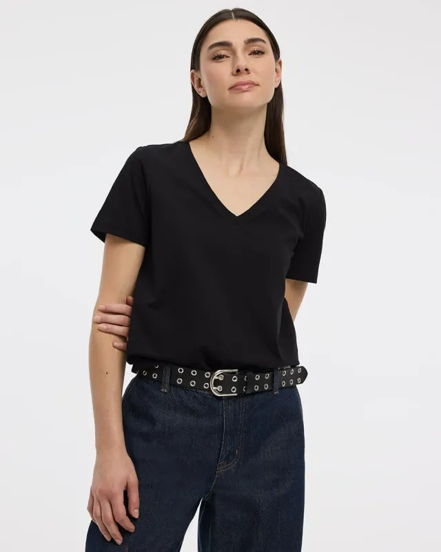 Boyfriend V-Neck T-Shirt - R Essentials sold by Reitmans