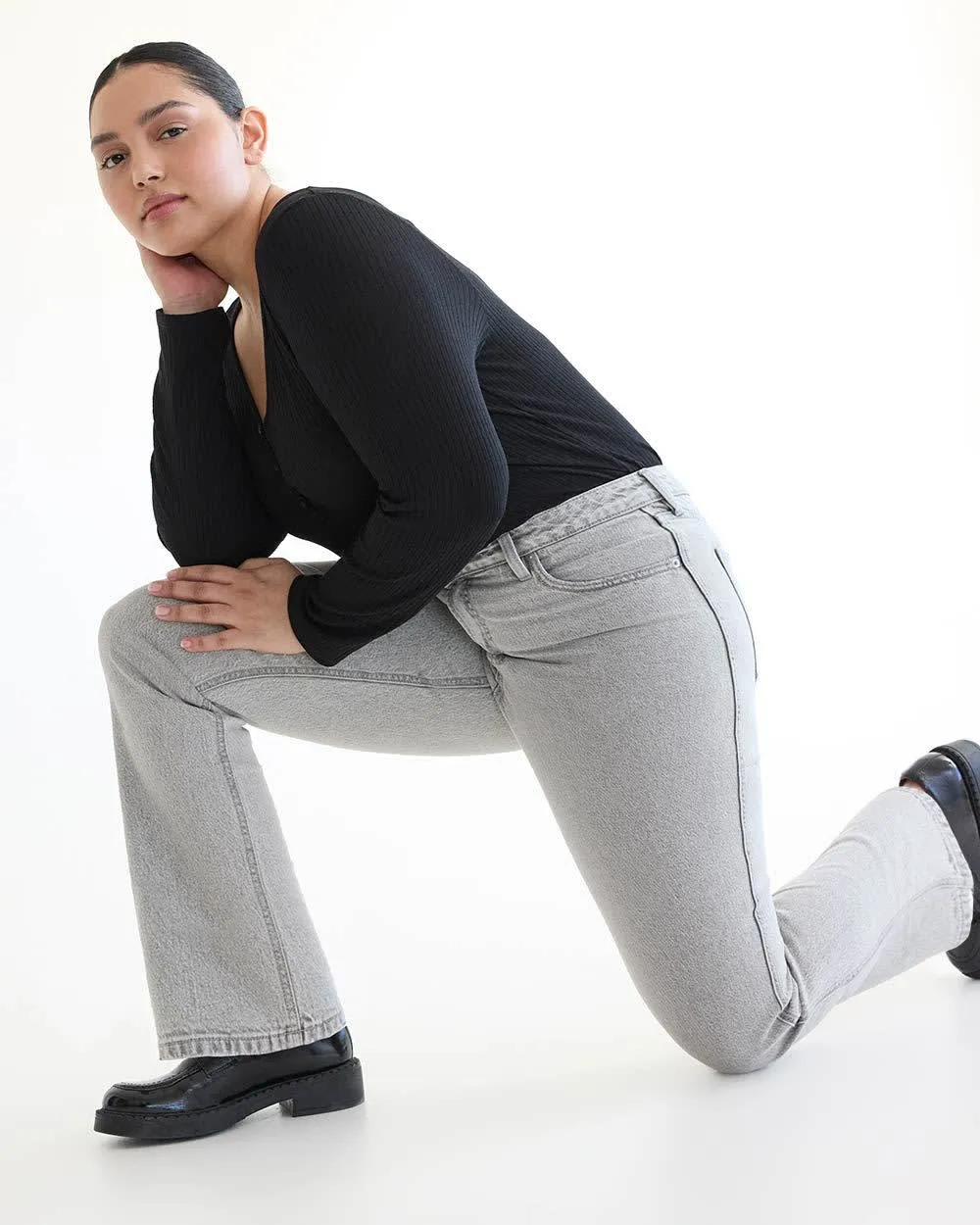 Straight-Leg Mid-Rise Jean - The Classic sold by Reitmans product image thumbnail 4