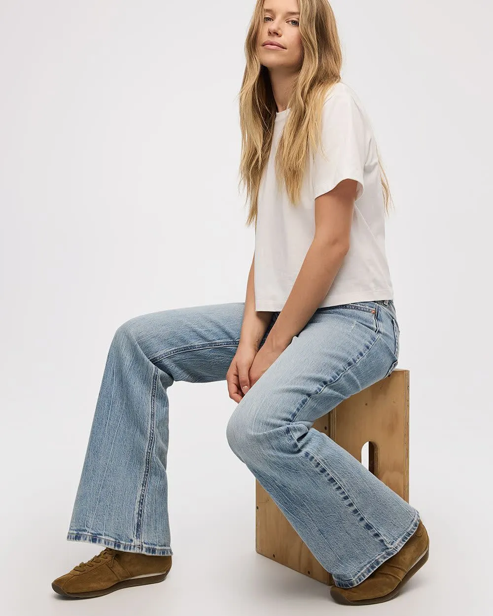 Flare-Leg Mid-Rise Jean sold by Reitmans product image thumbnail 4