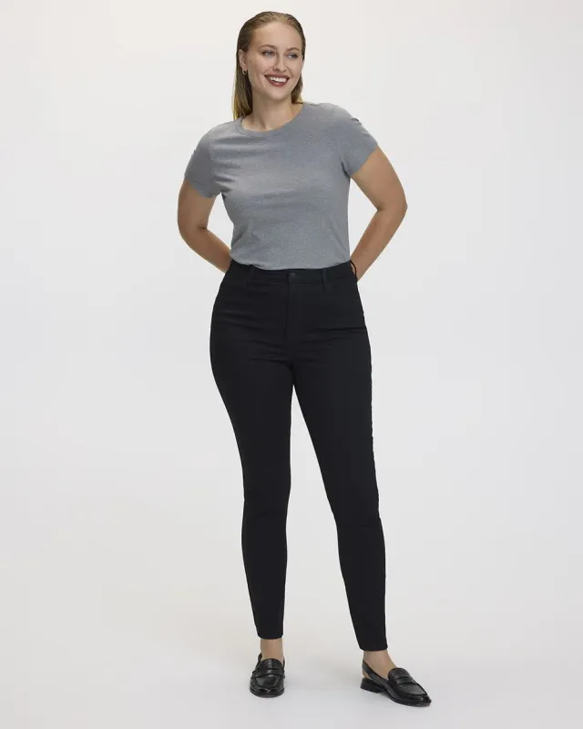 Skinny-Leg High-Rise Jean - The Signature (R) - Curvy Fit sold by Reitmans