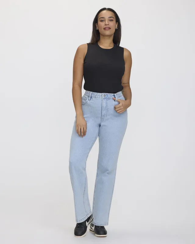 Straight-Leg Mid-Rise Jean - The Classic - Curvy Fit sold by Reitmans