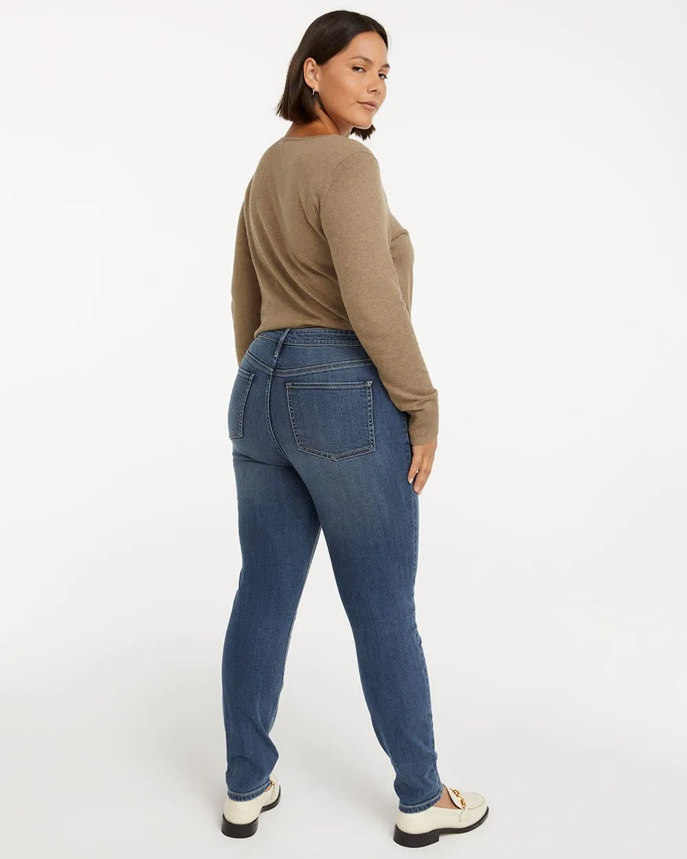 High-Rise Medium Wash Jean with Skinny Leg - The Signature (R) - Tall sold by Reitmans product image thumbnail 5