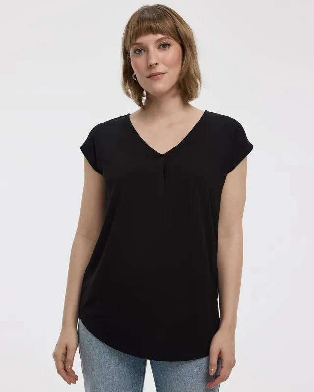 Extended-Sleeve V-Neck Tunic sold by Reitmans