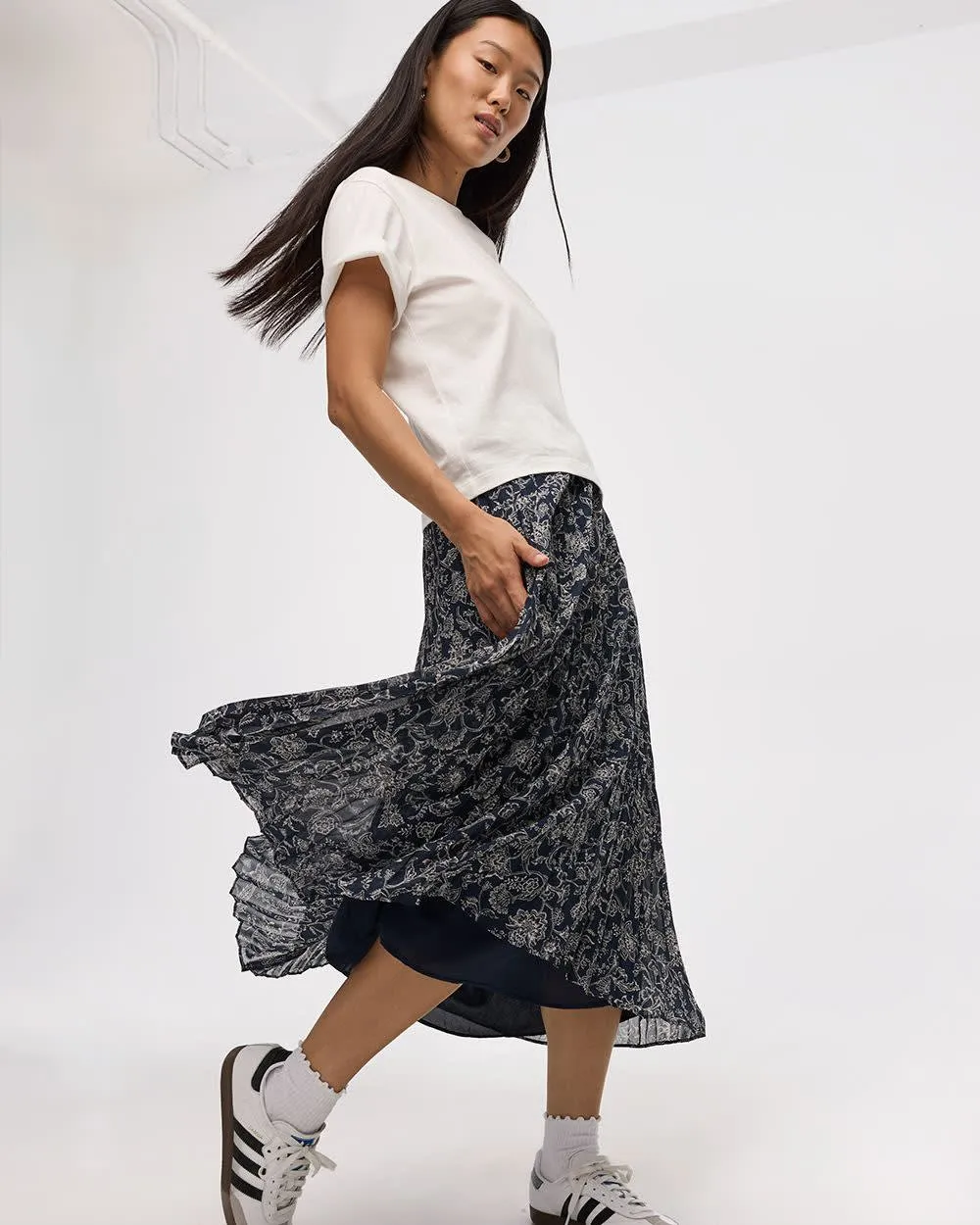 Pleated Chiffon Midi Skirt sold by Reitmans product image thumbnail 4