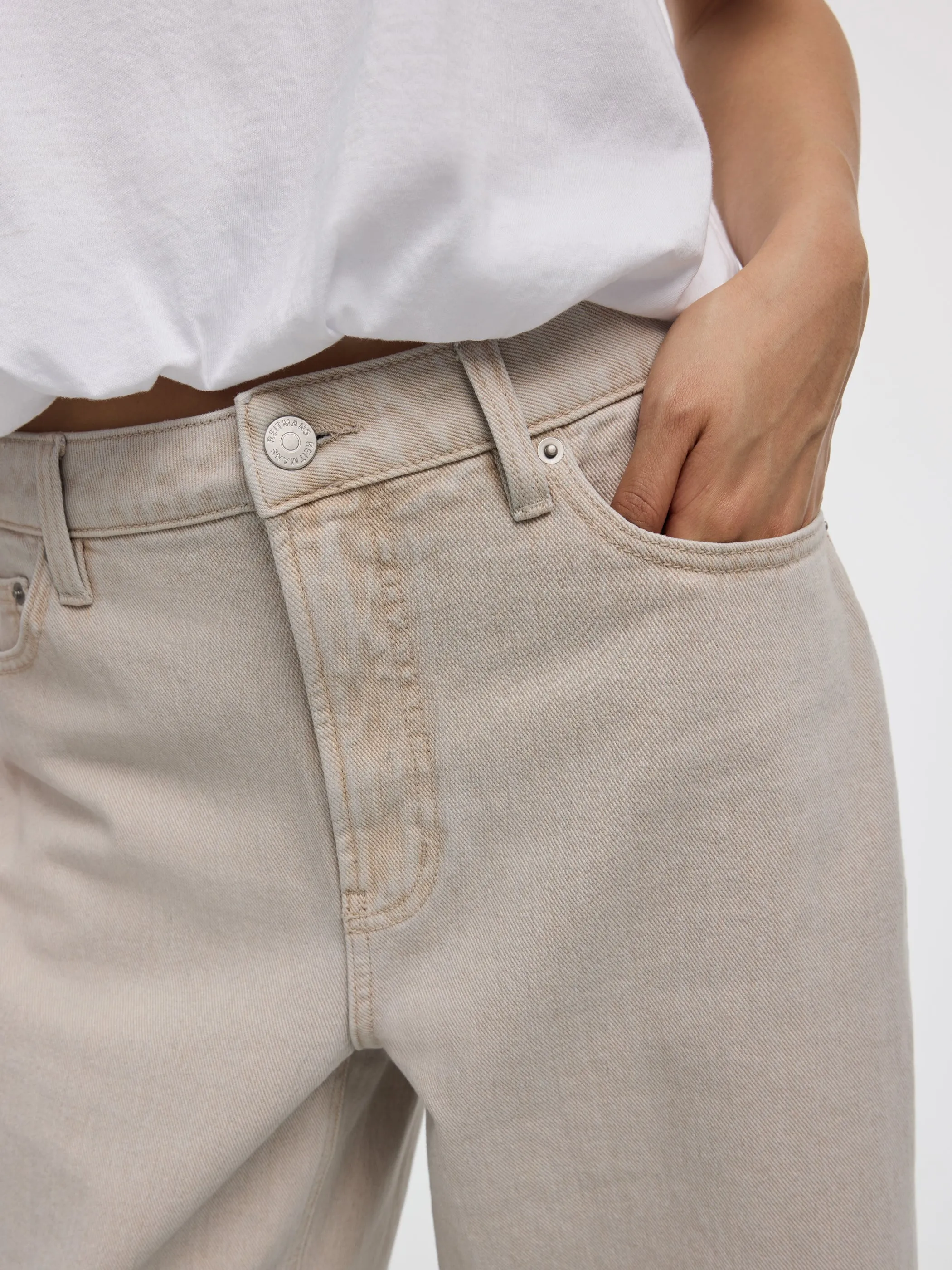 High-Rise Barrel Jeans sold by Reitmans product image thumbnail 5