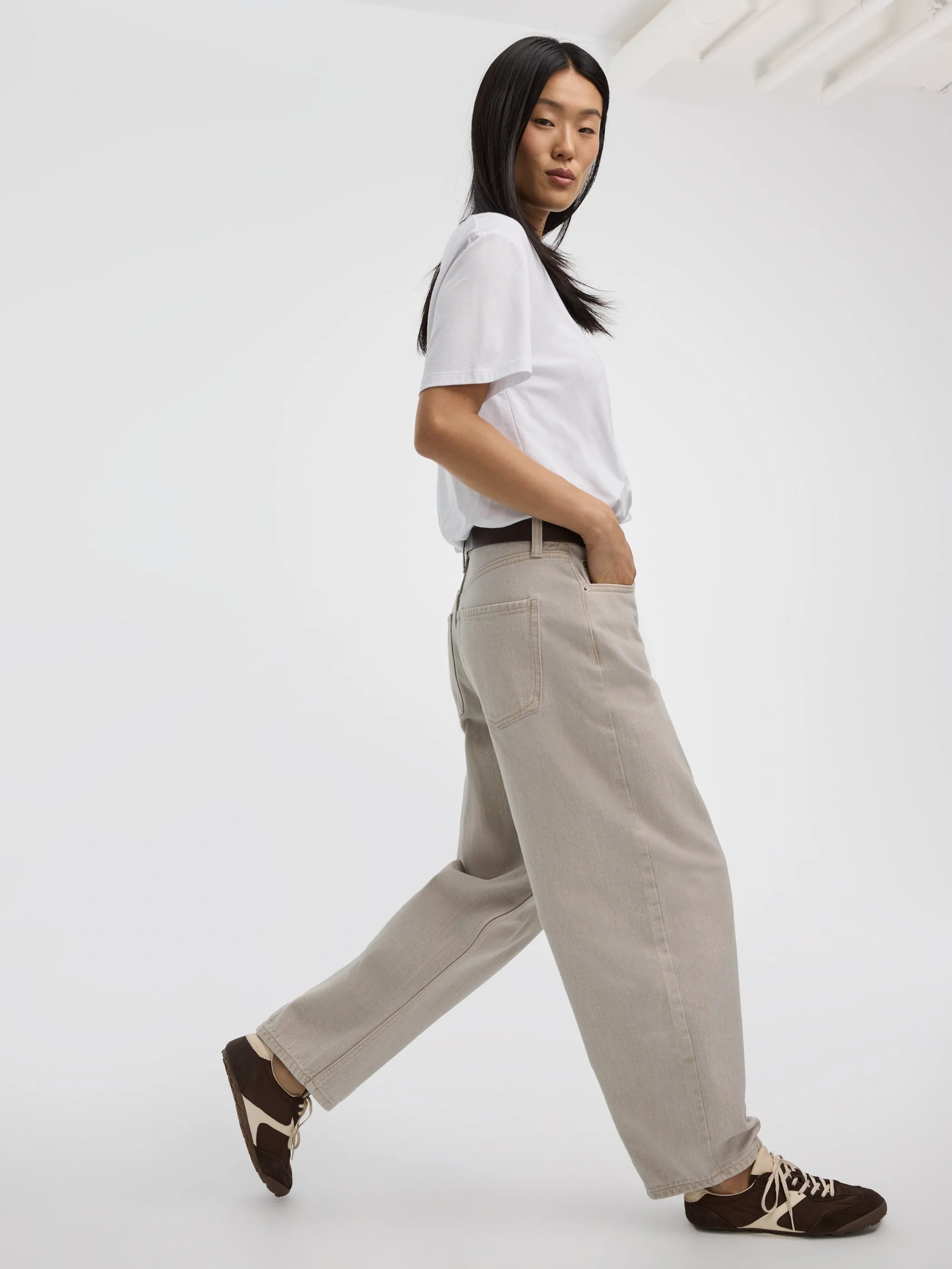 High-Rise Barrel Jeans sold by Reitmans product image thumbnail 4