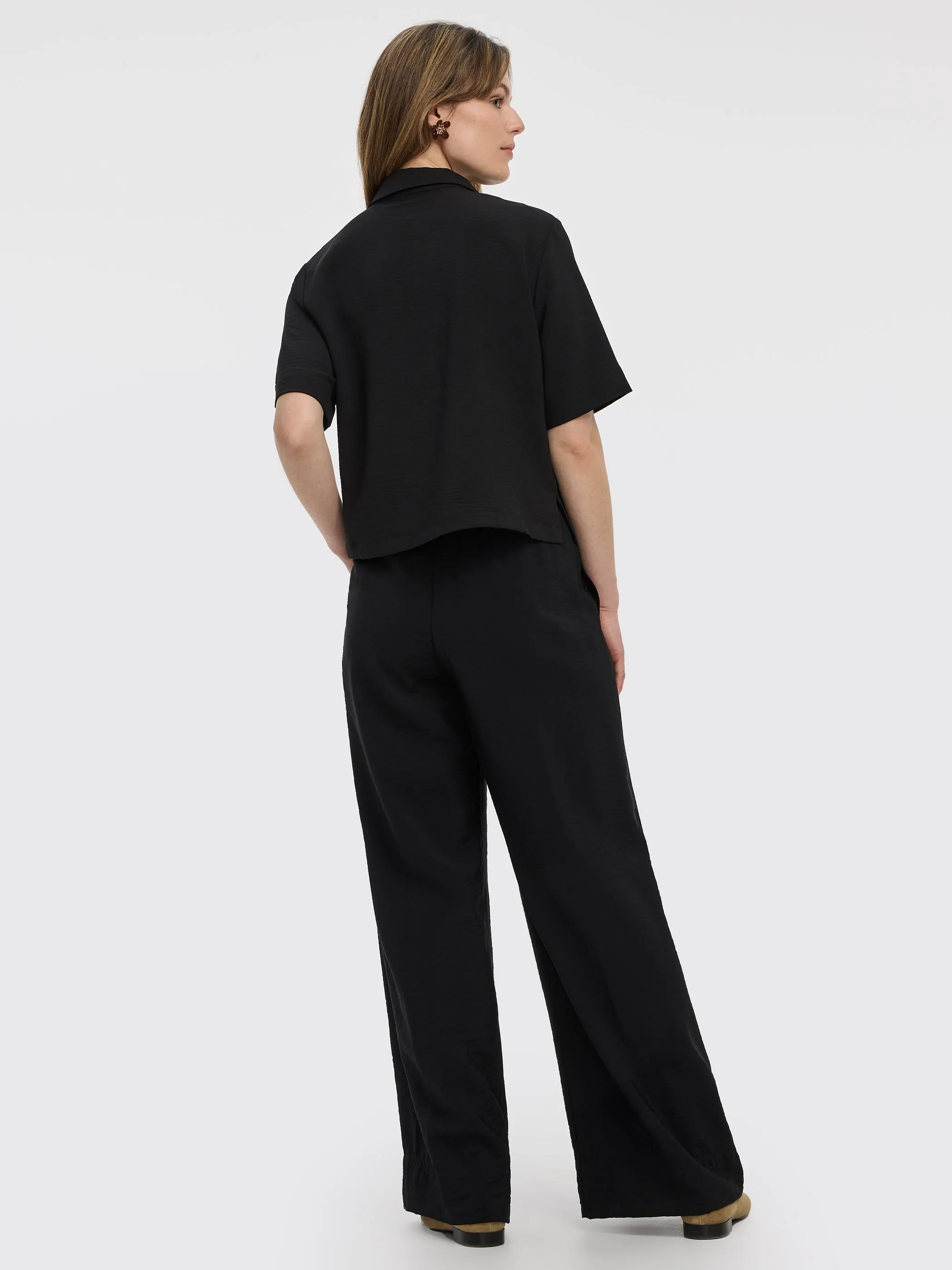 Short-Sleeve Blouse with Shirt Collar sold by Reitmans product image thumbnail 3