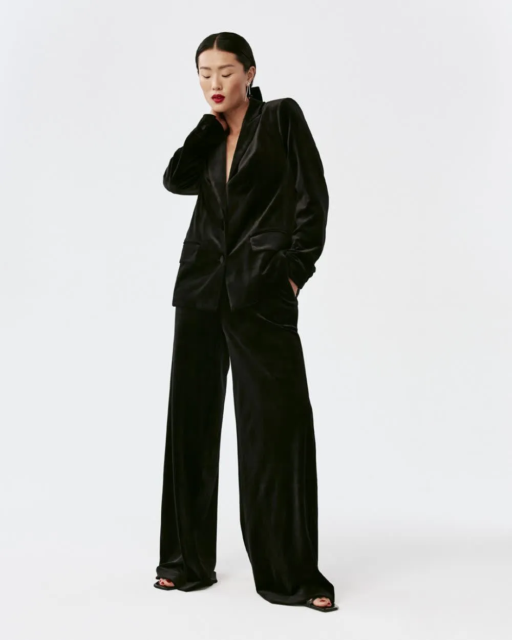 Wide-Leg High-Rise Velvet Pant sold by Reitmans