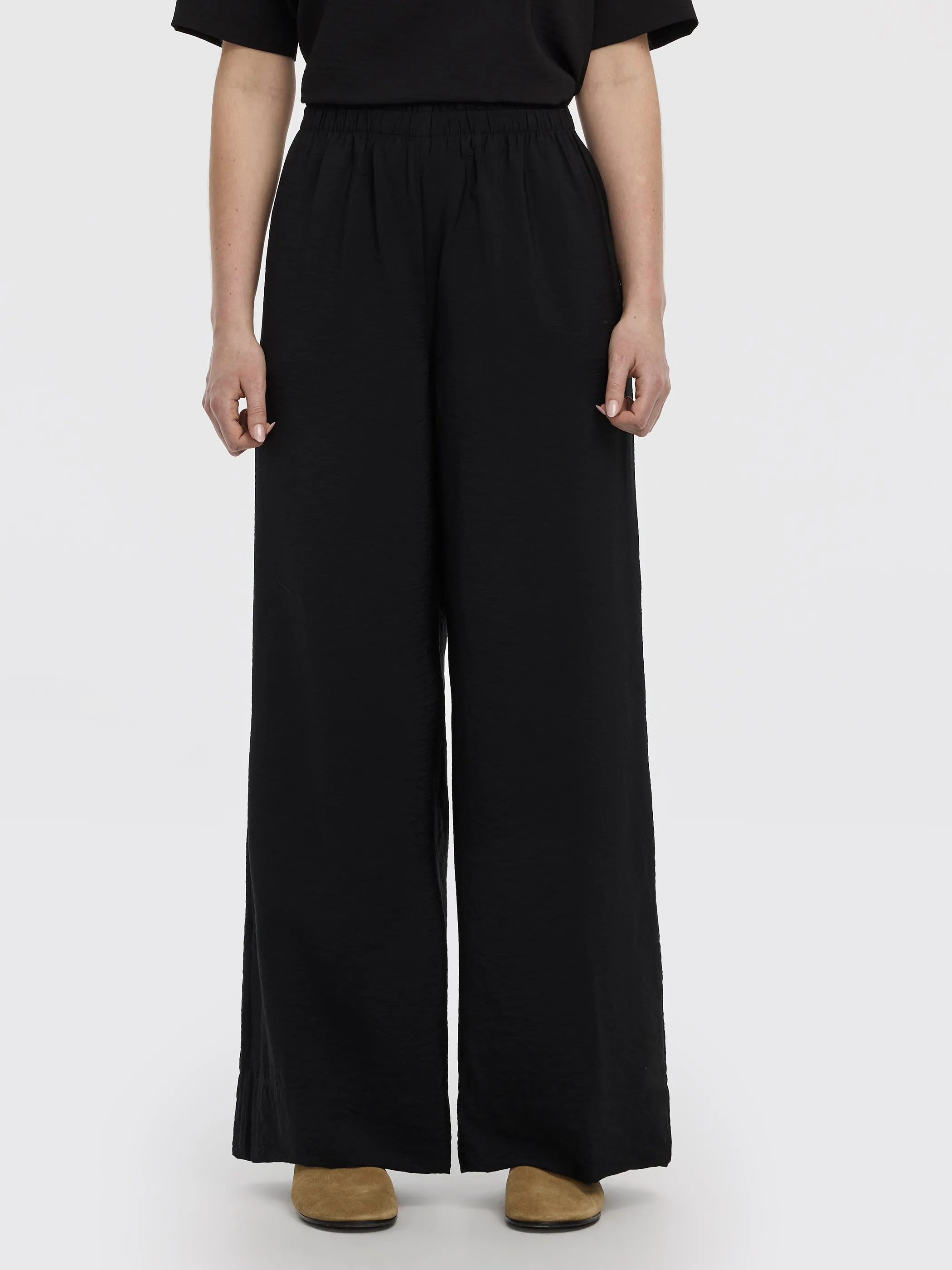 Wide-Leg High-Rise Pull-On Pant sold by Reitmans product image thumbnail 2