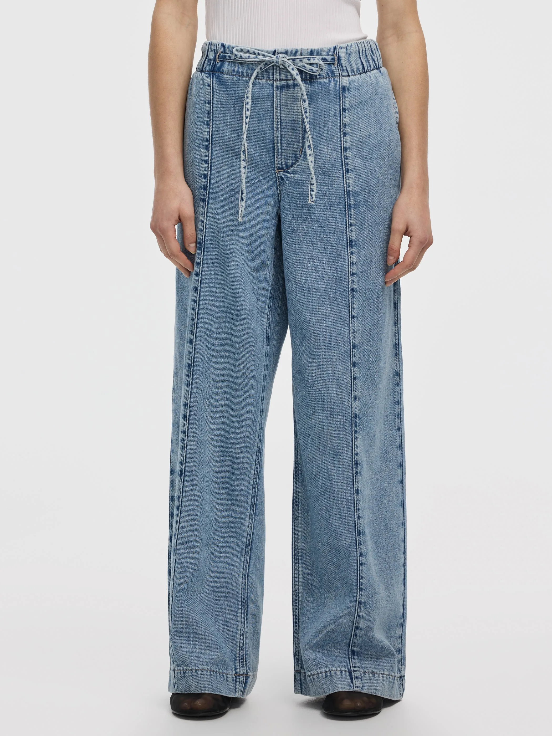 Wide-Leg Pull-On High-Rise Denim Pant sold by Reitmans product image thumbnail 3