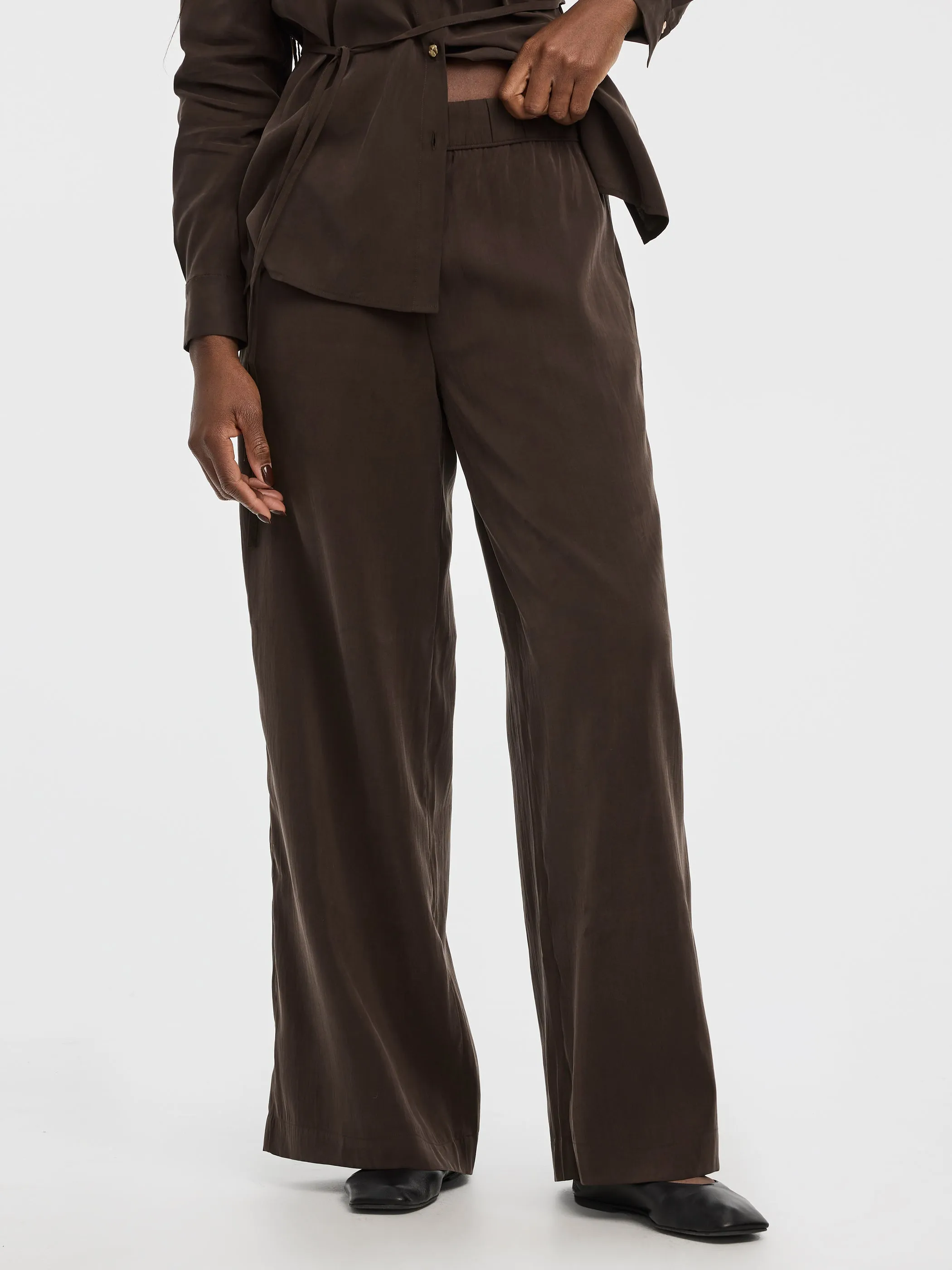 Wide-Leg High-Rise Pull-On Pant sold by Reitmans product image thumbnail 3