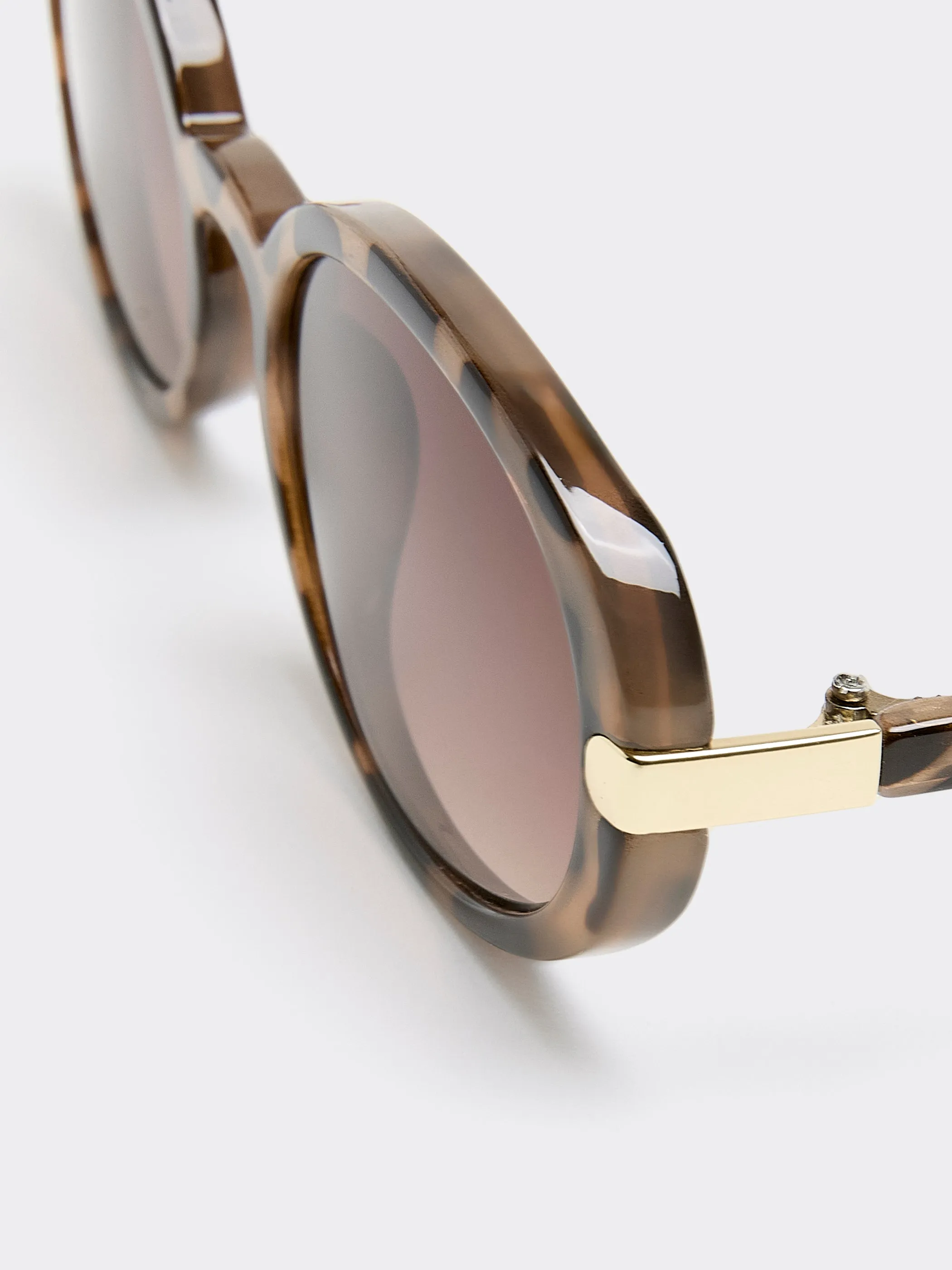 Oval Sunglasses sold by Reitmans product image thumbnail 3