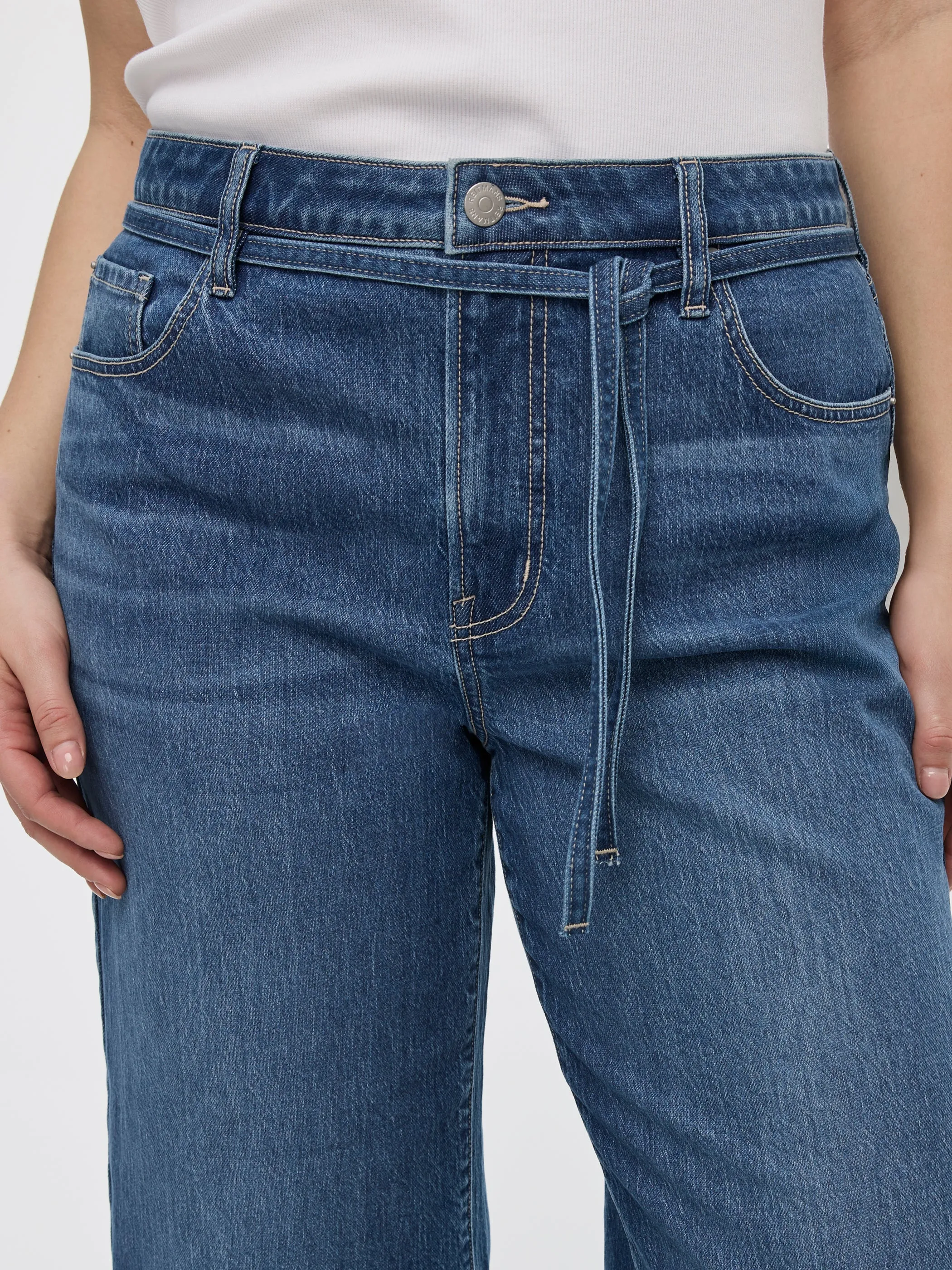 Wide-Leg High-Rise Cropped Jean with Sash sold by Reitmans product image thumbnail 4