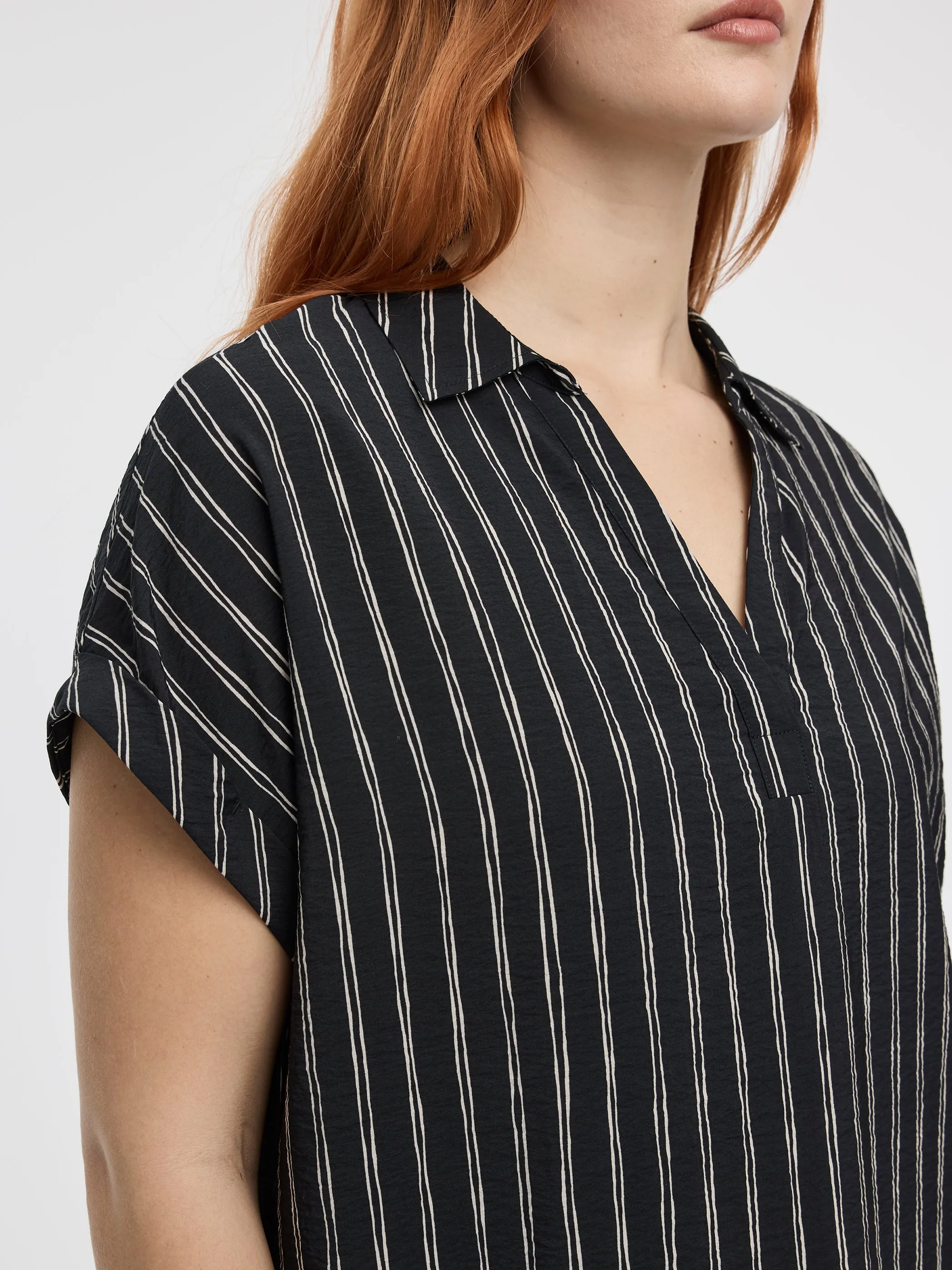 Short-Sleeve Shift Dress sold by Reitmans product image thumbnail 2