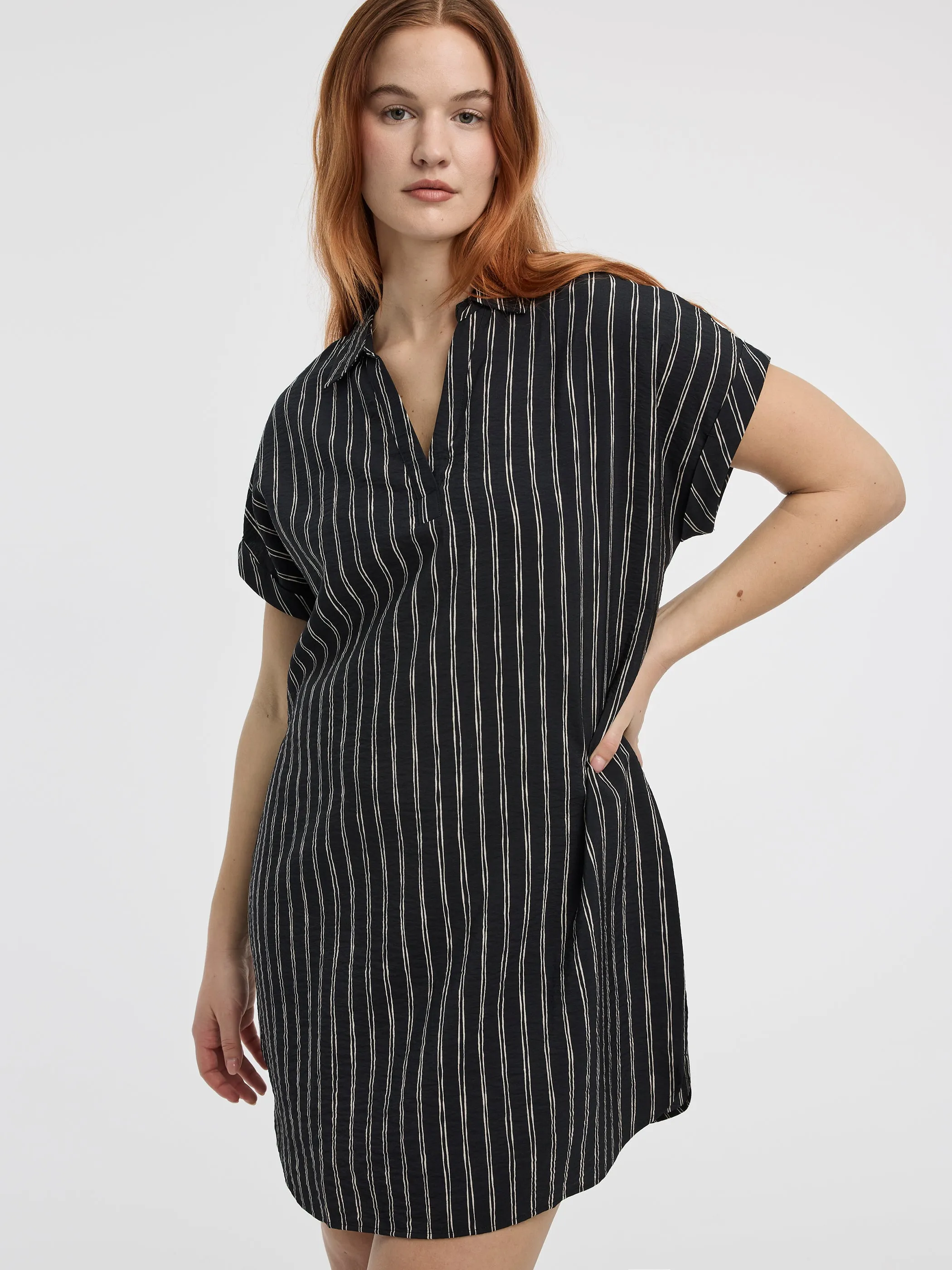Short-Sleeve Shift Dress sold by Reitmans product image thumbnail 4