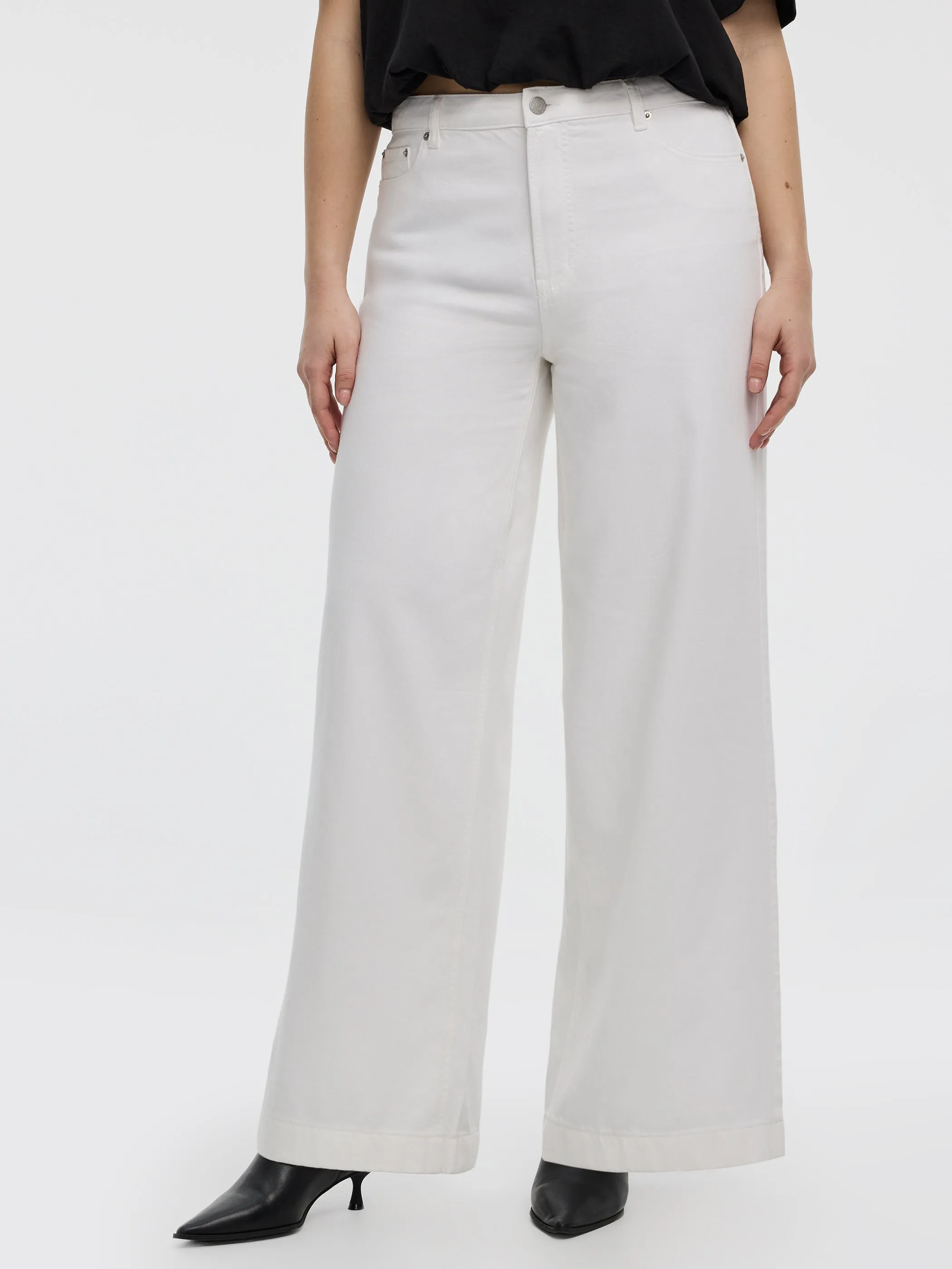 Wide-Leg High-Rise Jean - Curvy Fit sold by Reitmans product image thumbnail 2