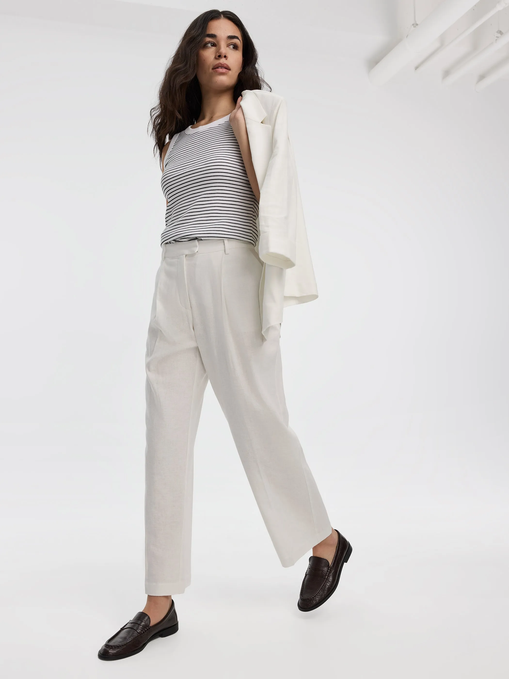 Linen-Blend Straight-Leg High-Rise Pant - Curvy Fit sold by Reitmans product image thumbnail 5