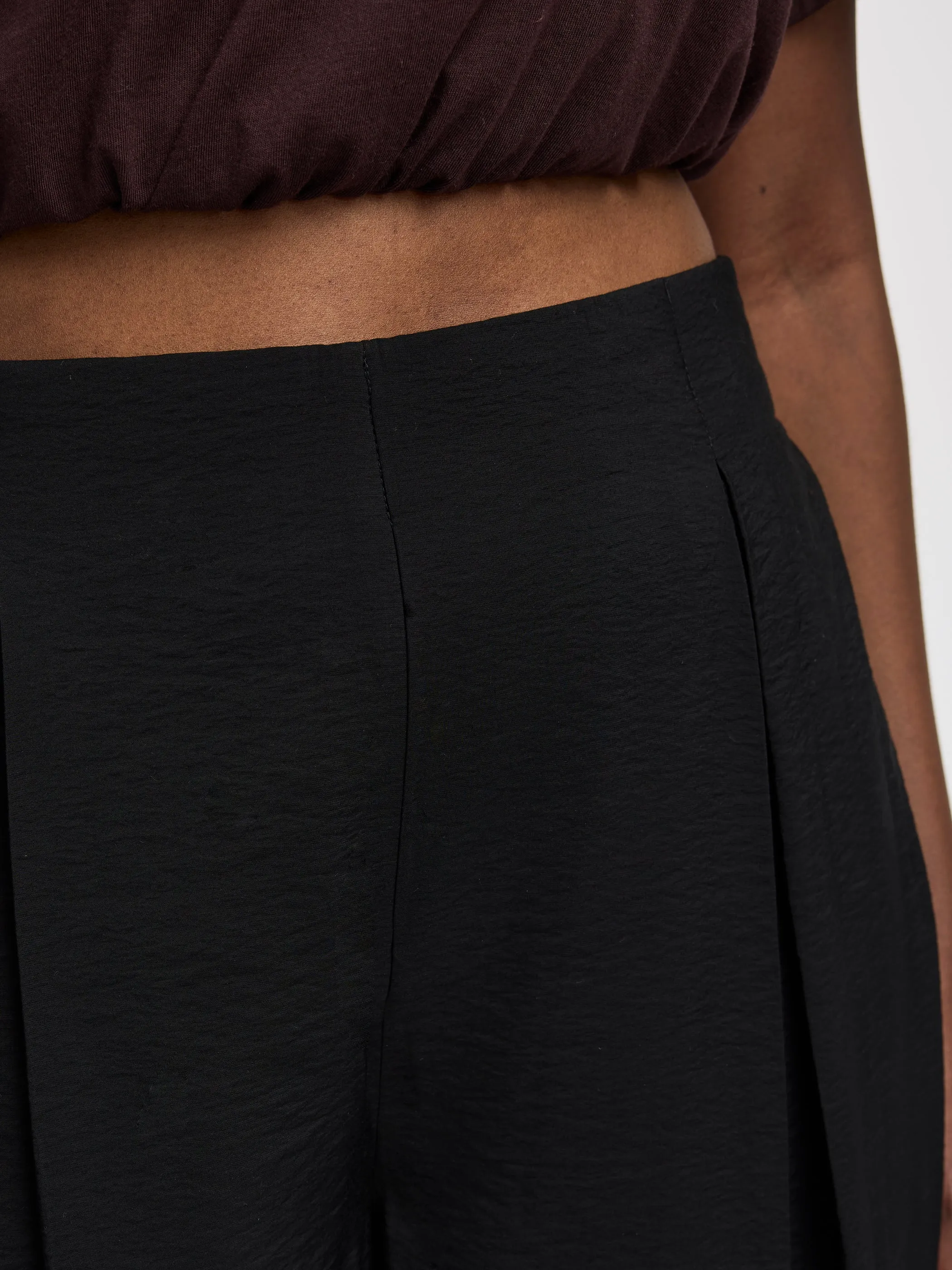 Balloon-Leg High-Rise Pull-On Pant sold by Reitmans product image thumbnail 3