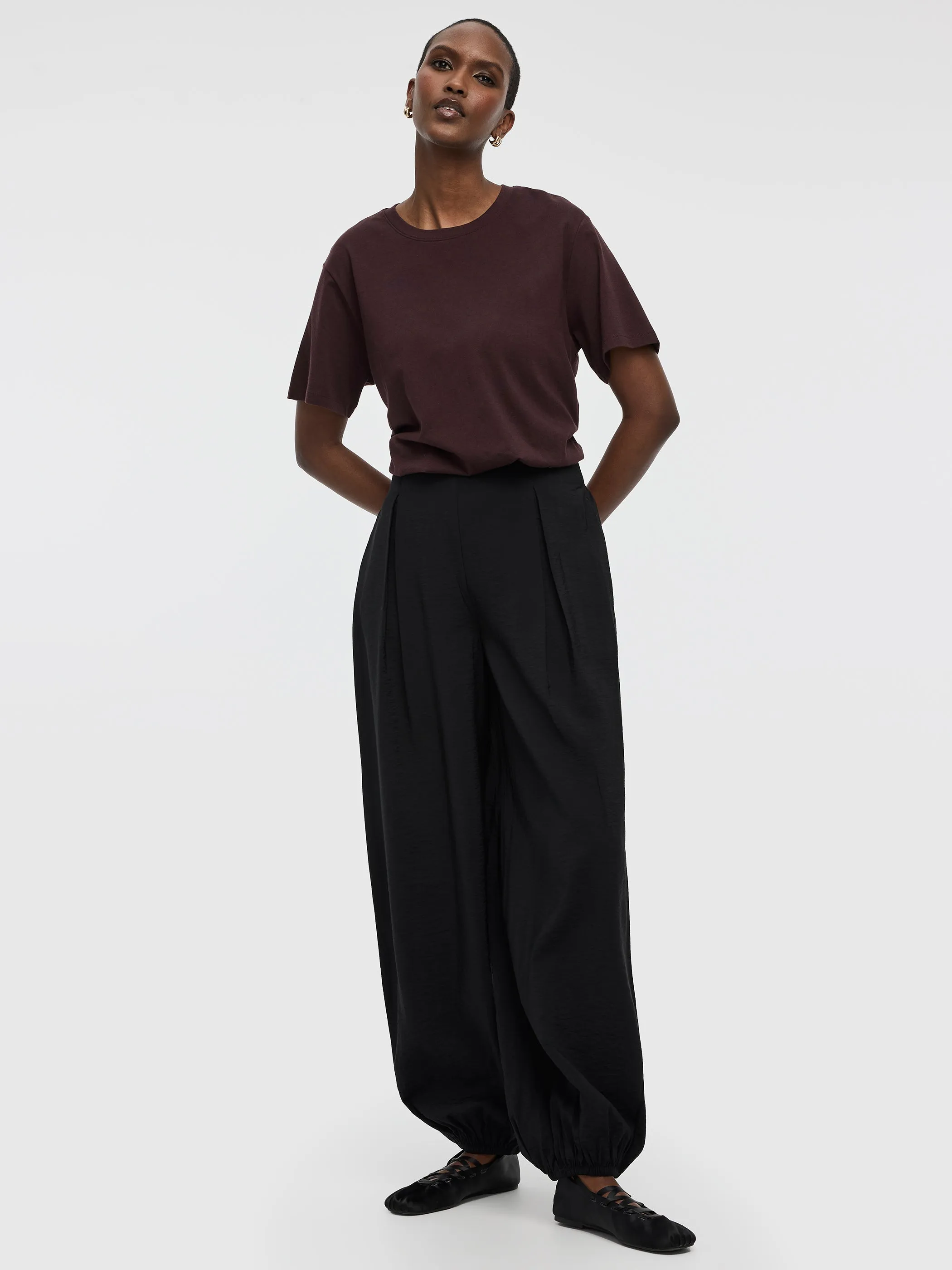 Balloon-Leg High-Rise Pull-On Pant sold by Reitmans
