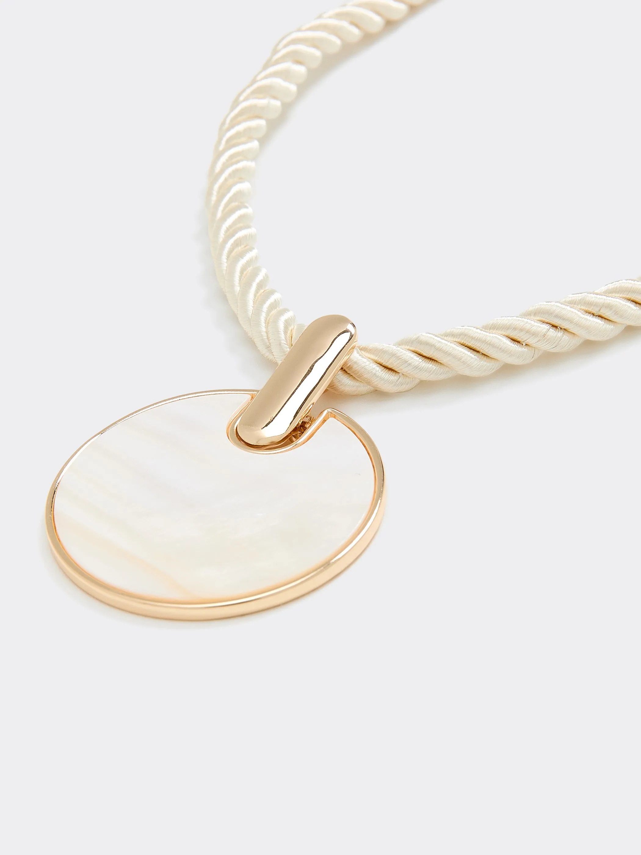 Chunky Cord Necklace with Mother-of-Pearl Pendant sold by Reitmans product image thumbnail 3