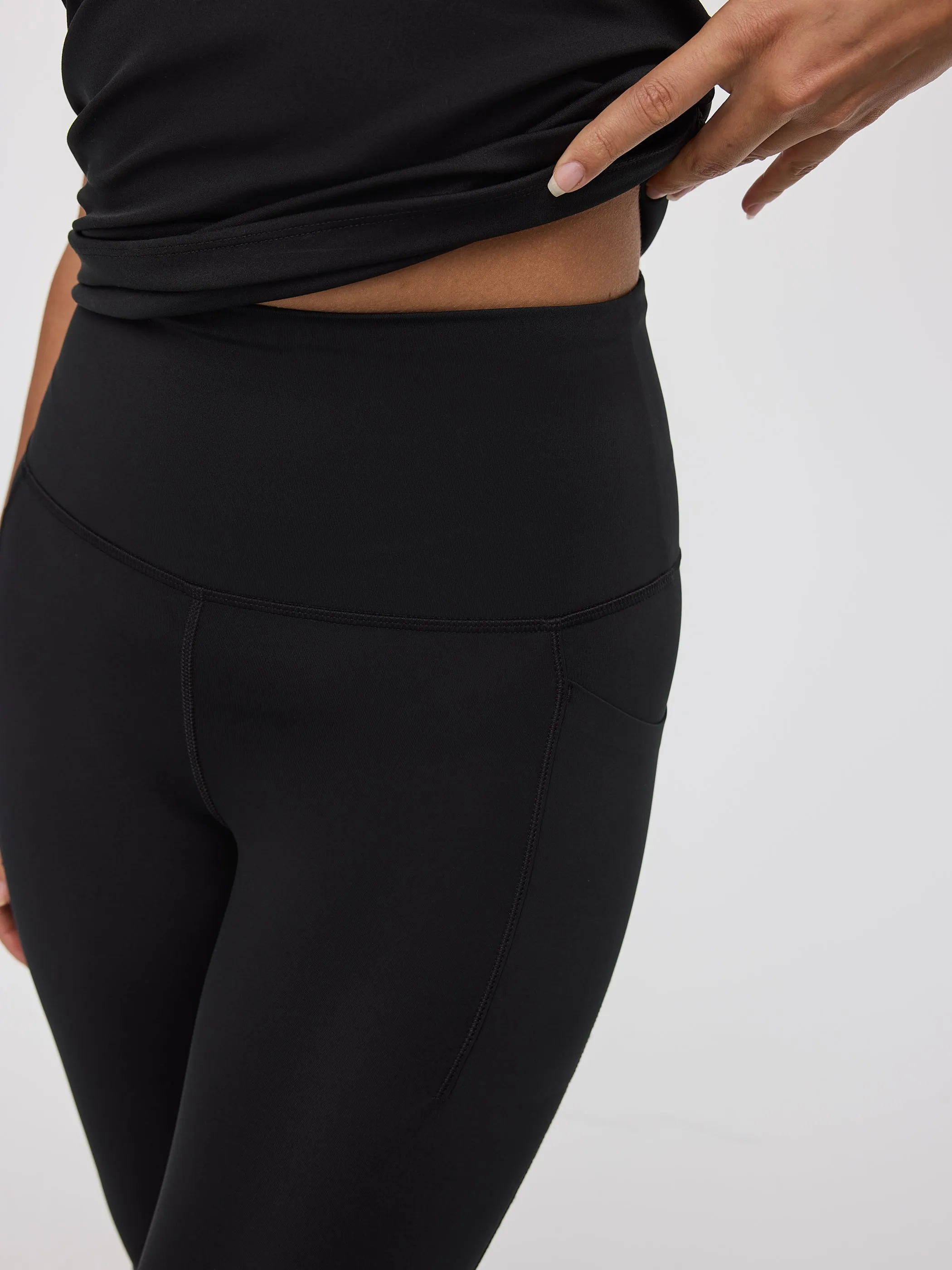 Capri Legging with Pockets - PULSE (R) Hyba sold by Reitmans product image thumbnail 3