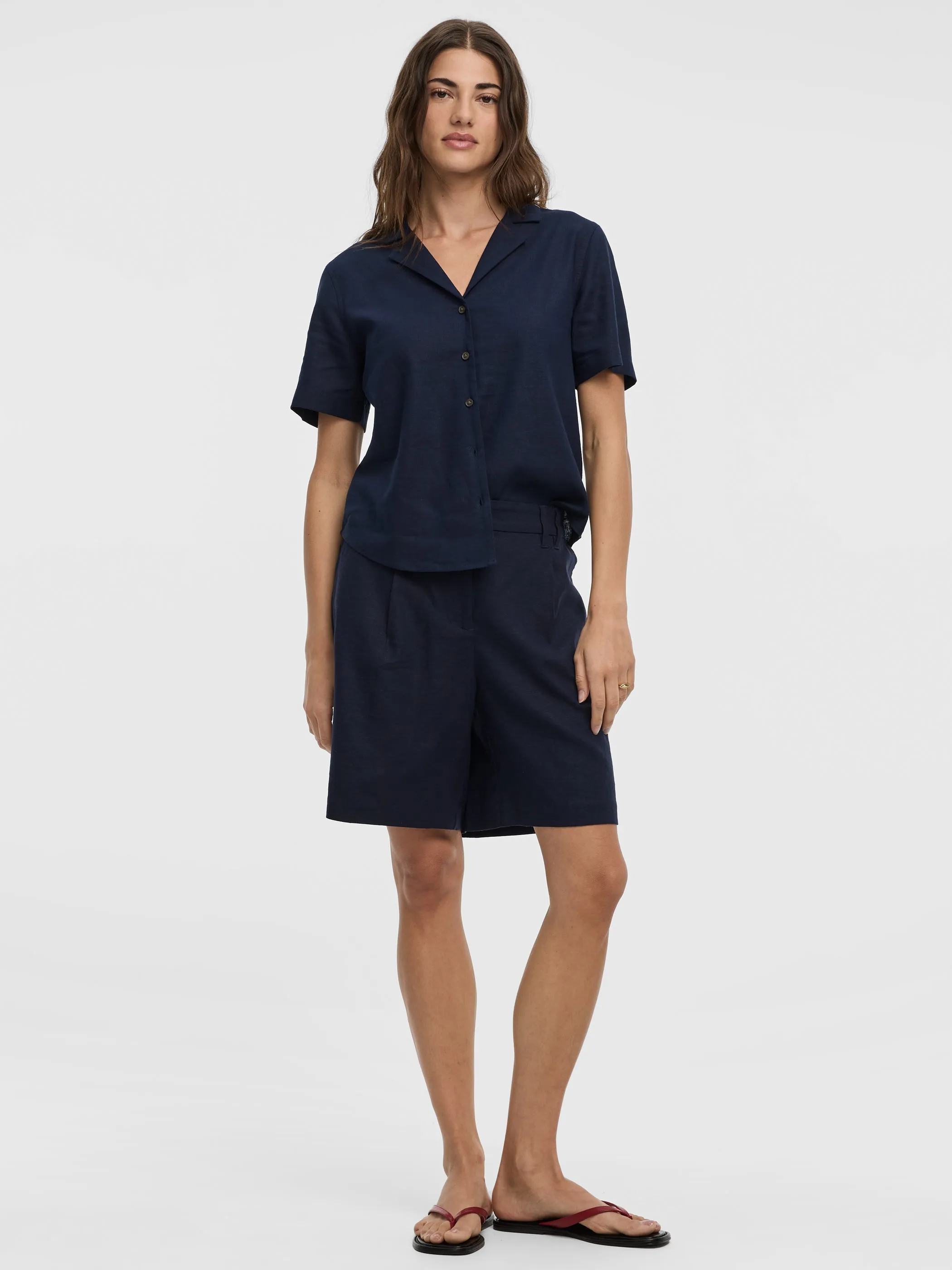 Linen-Blend High-Rise Bermuda sold by Reitmans