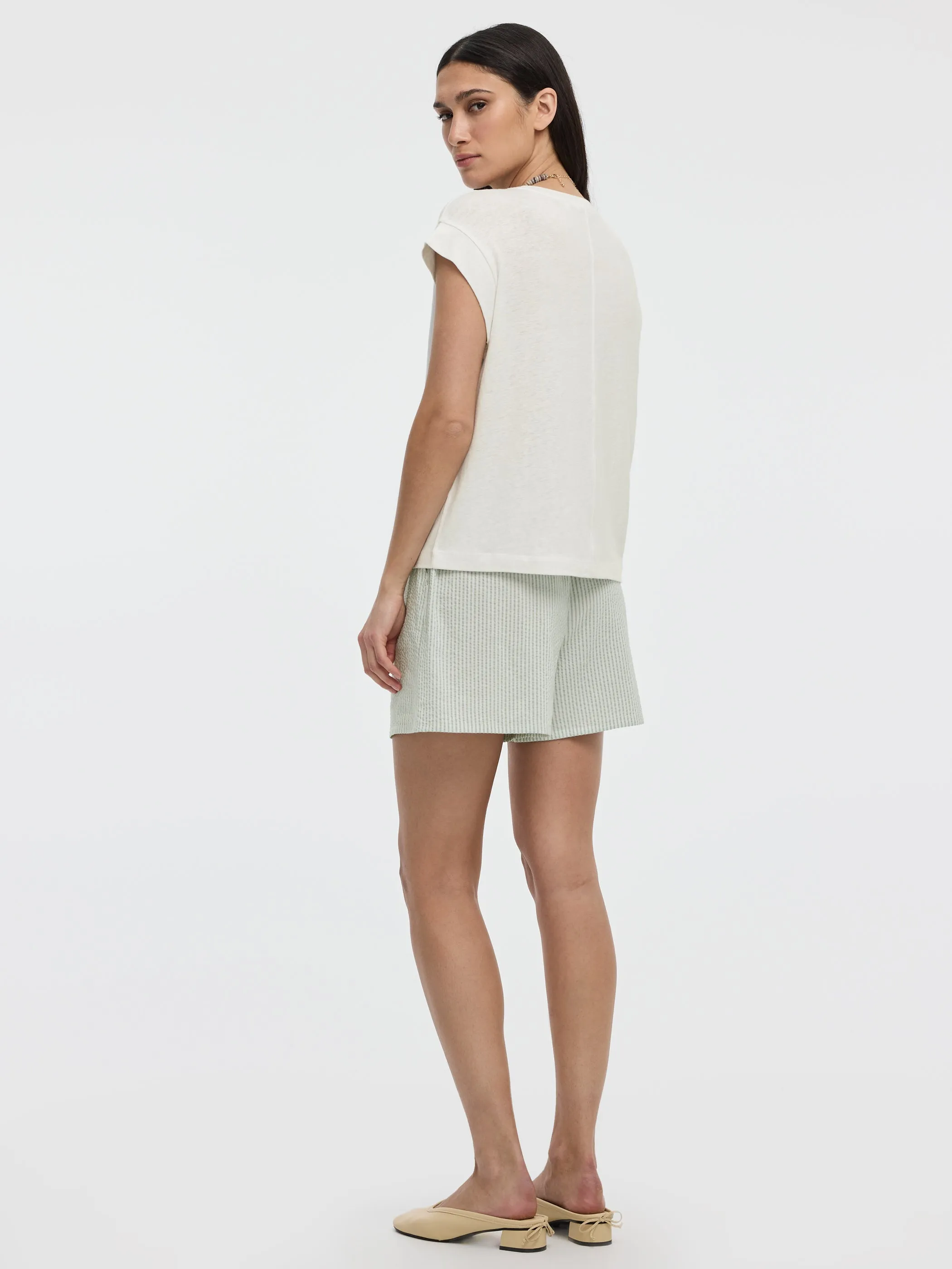 Linen-Blend Extended-Sleeve Crew-Neck Tee sold by Reitmans product image thumbnail 3