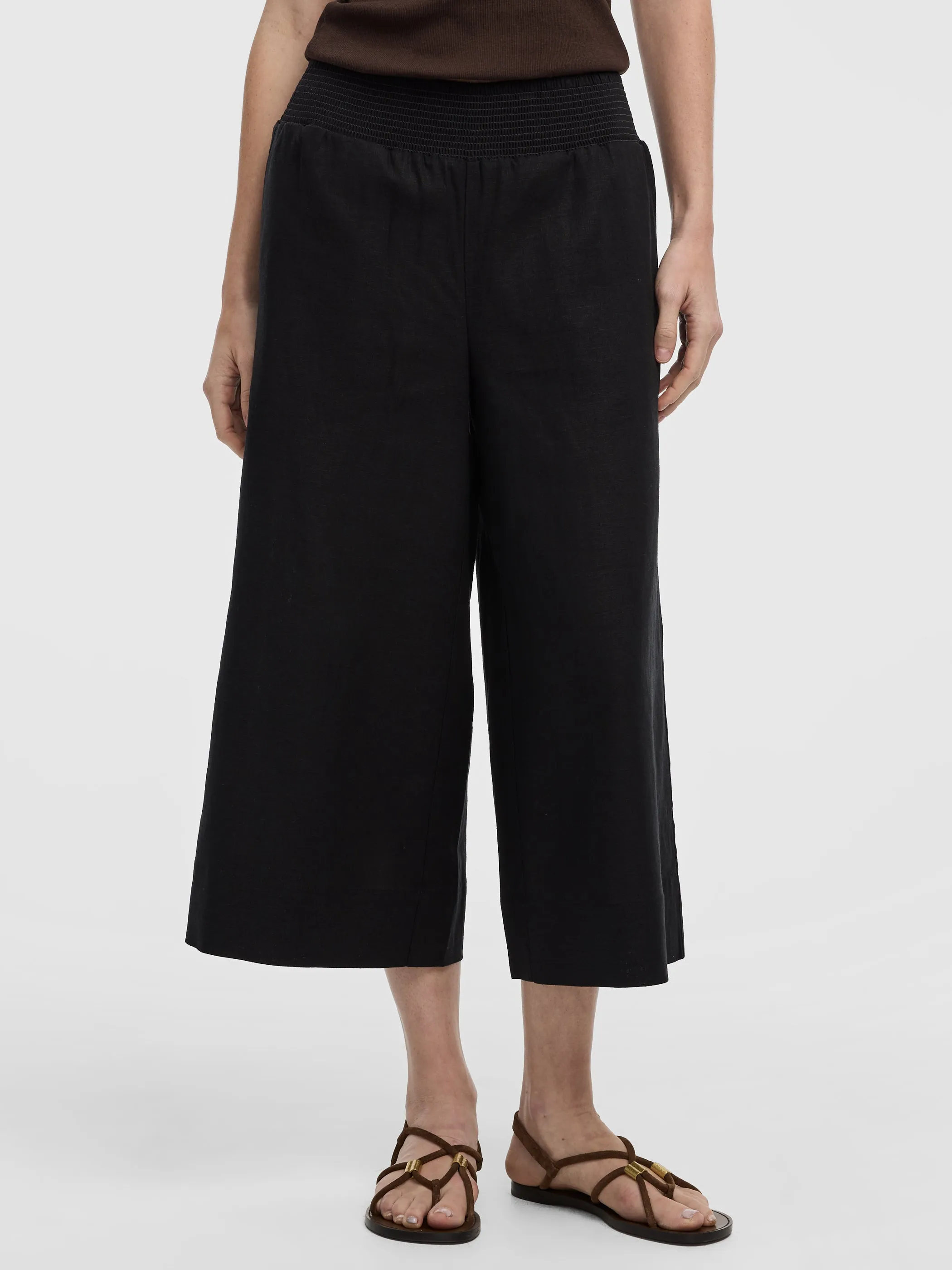 Cropped Wide-Leg Linen-Blend Pant sold by Reitmans product image thumbnail 2