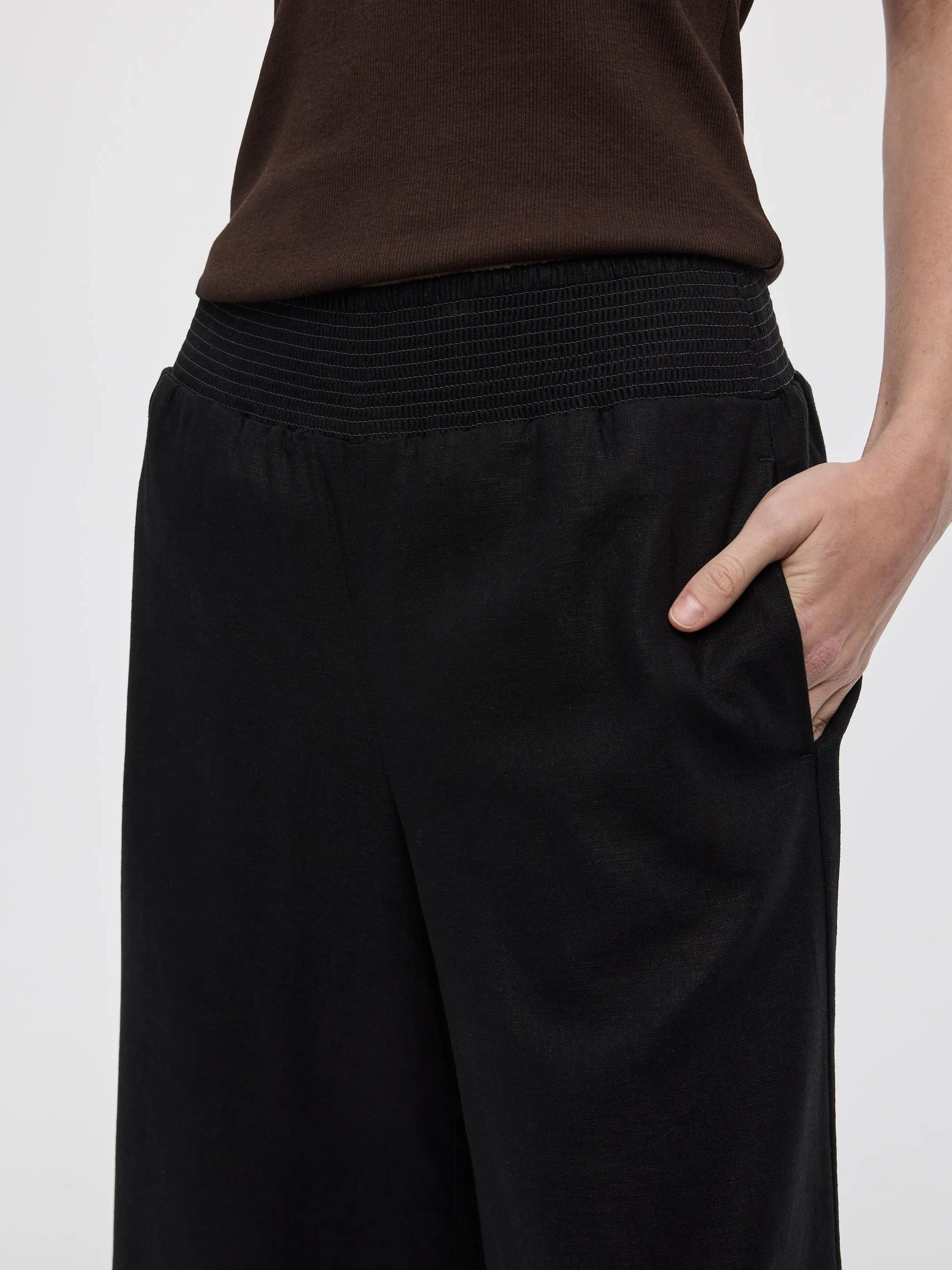 Cropped Wide-Leg Linen-Blend Pant sold by Reitmans product image thumbnail 3