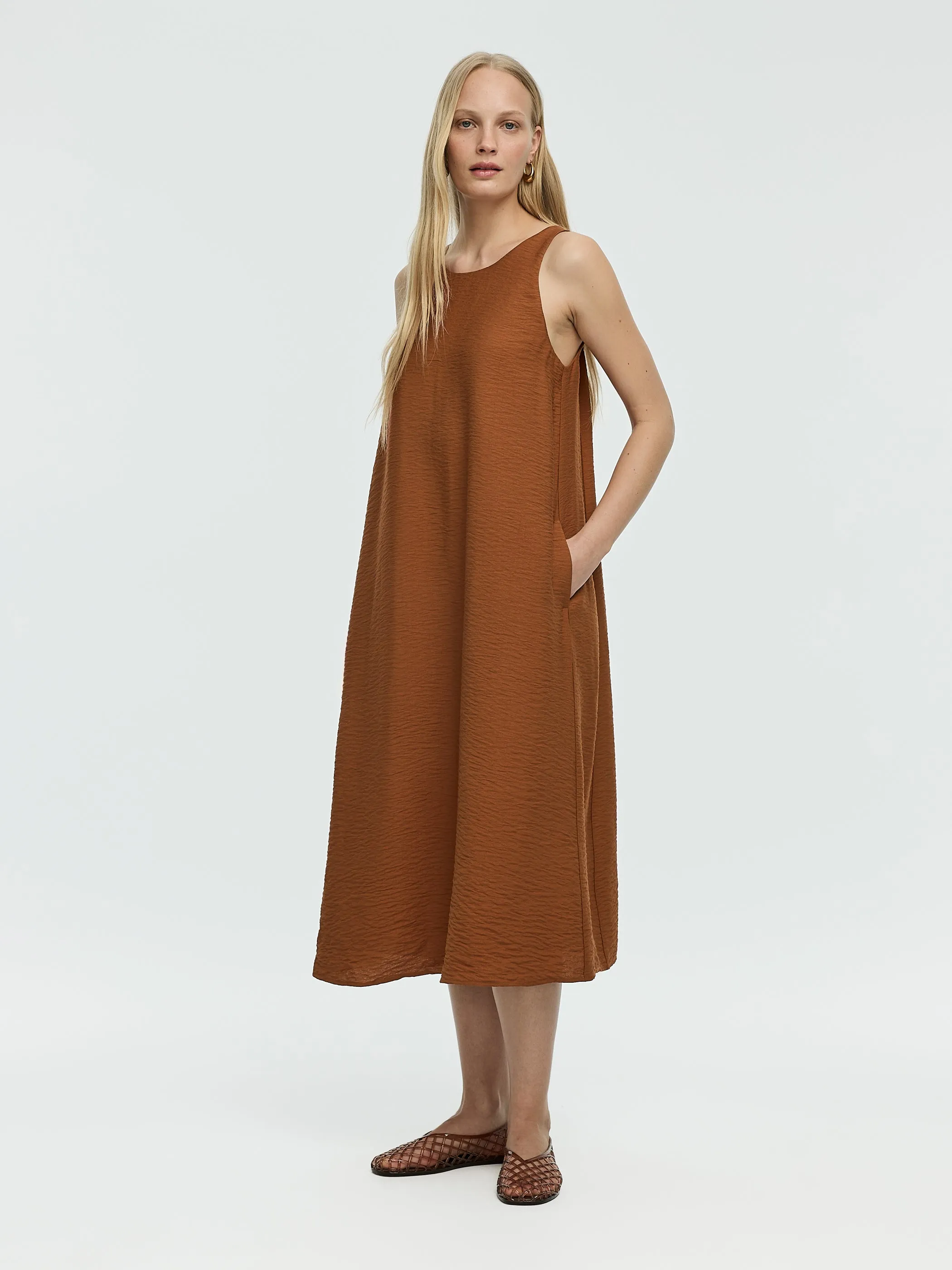 Sleeveless Midi Dress sold by Reitmans product image thumbnail 5