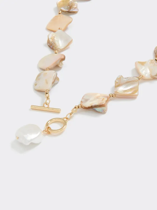 Short Necklace with Shell Beads made by Reitmans