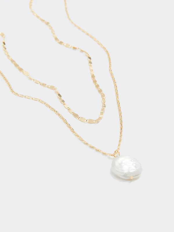 Double-Chain Short Necklace with Freshwater Pearl made by Reitmans