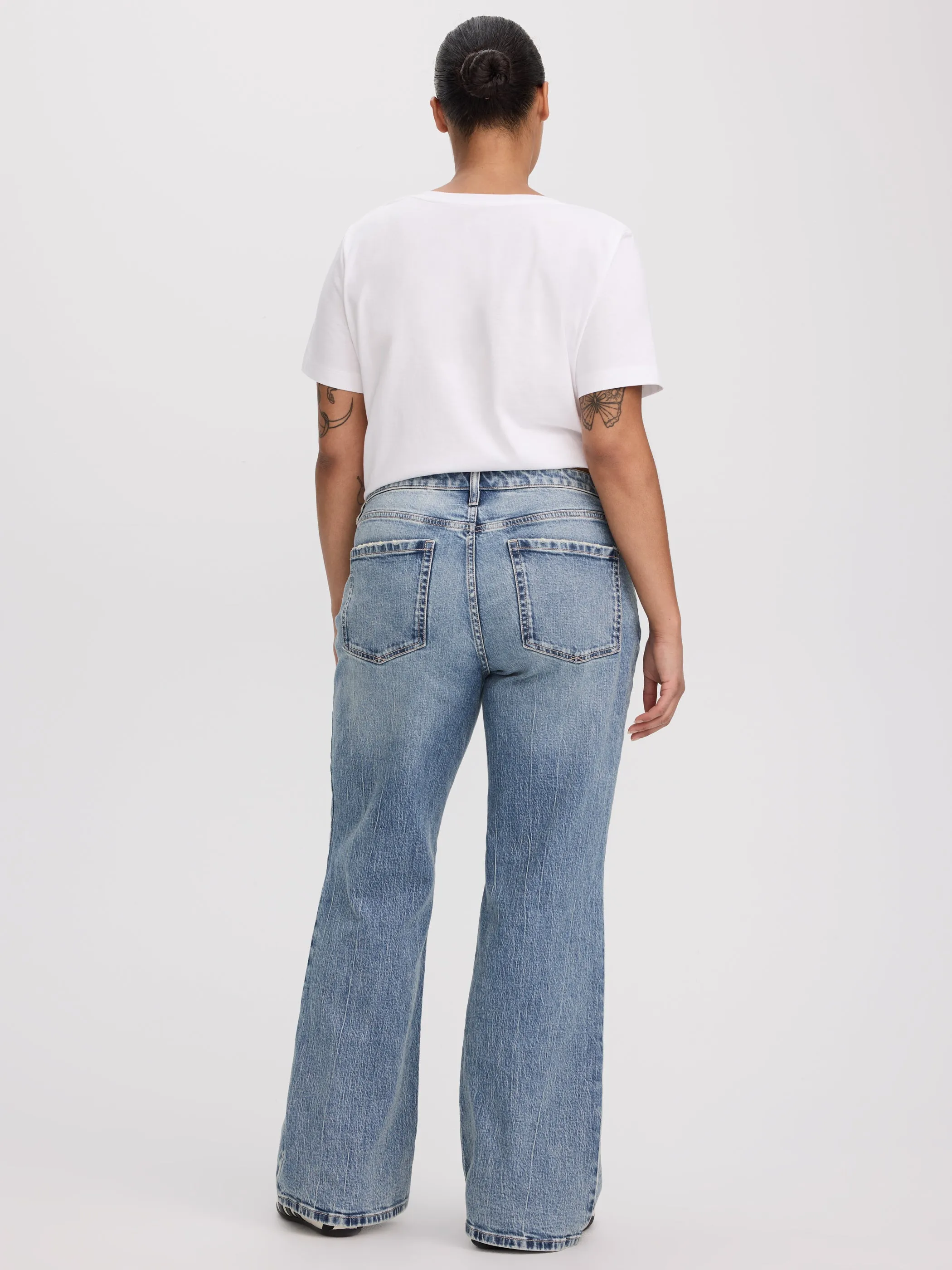Flare-Leg Mid-Rise Jean - Curvy Fit sold by Reitmans product image thumbnail 5