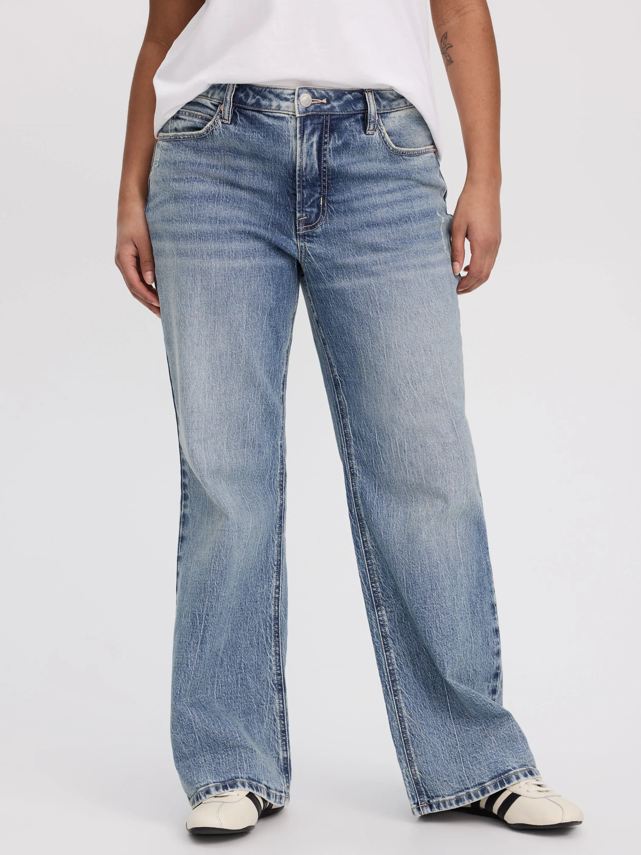 Flare-Leg Mid-Rise Jean - Curvy Fit sold by Reitmans product image thumbnail 2