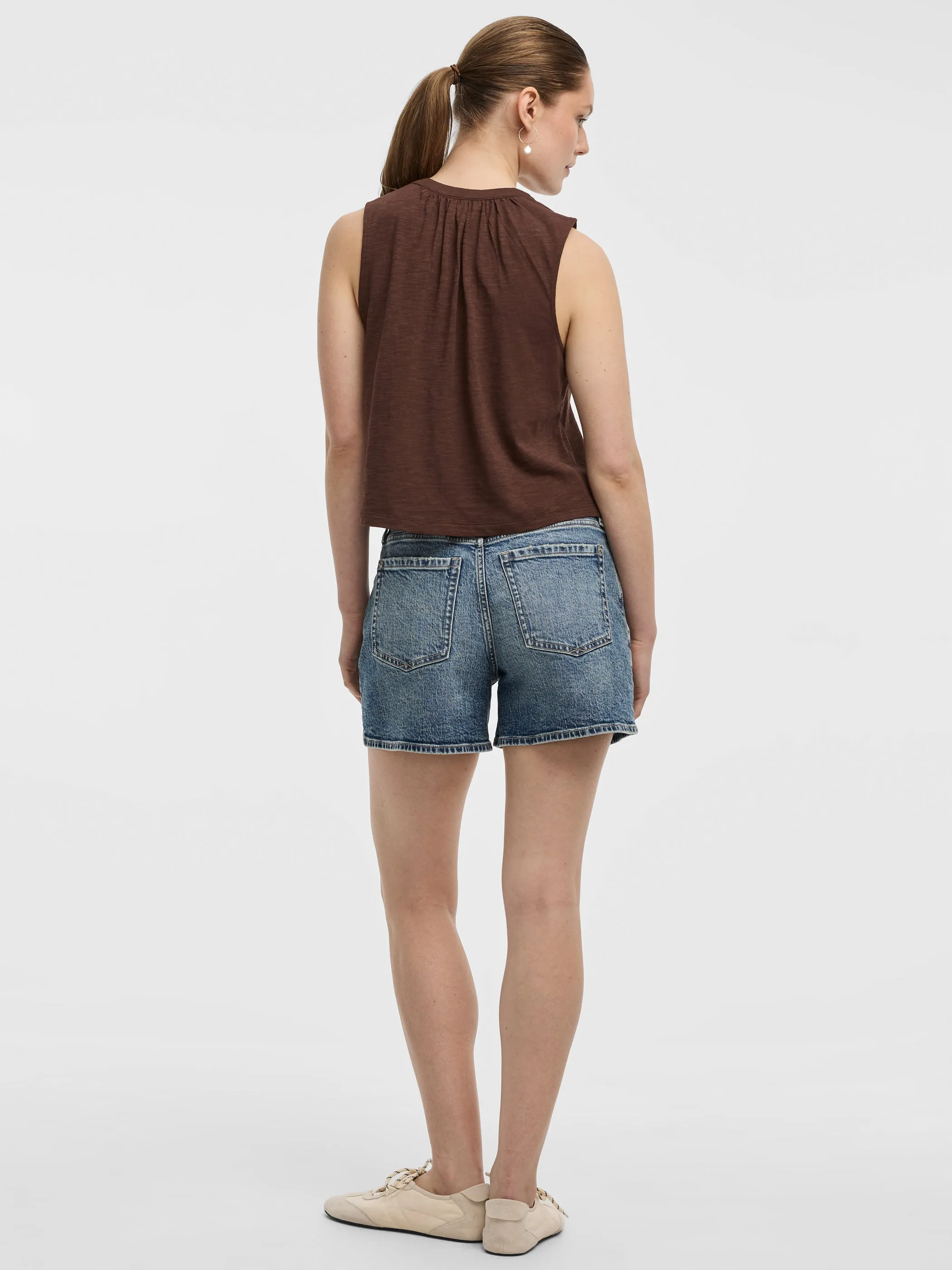 Buttoned-Down Crew-Neck Tank sold by Reitmans product image thumbnail 3