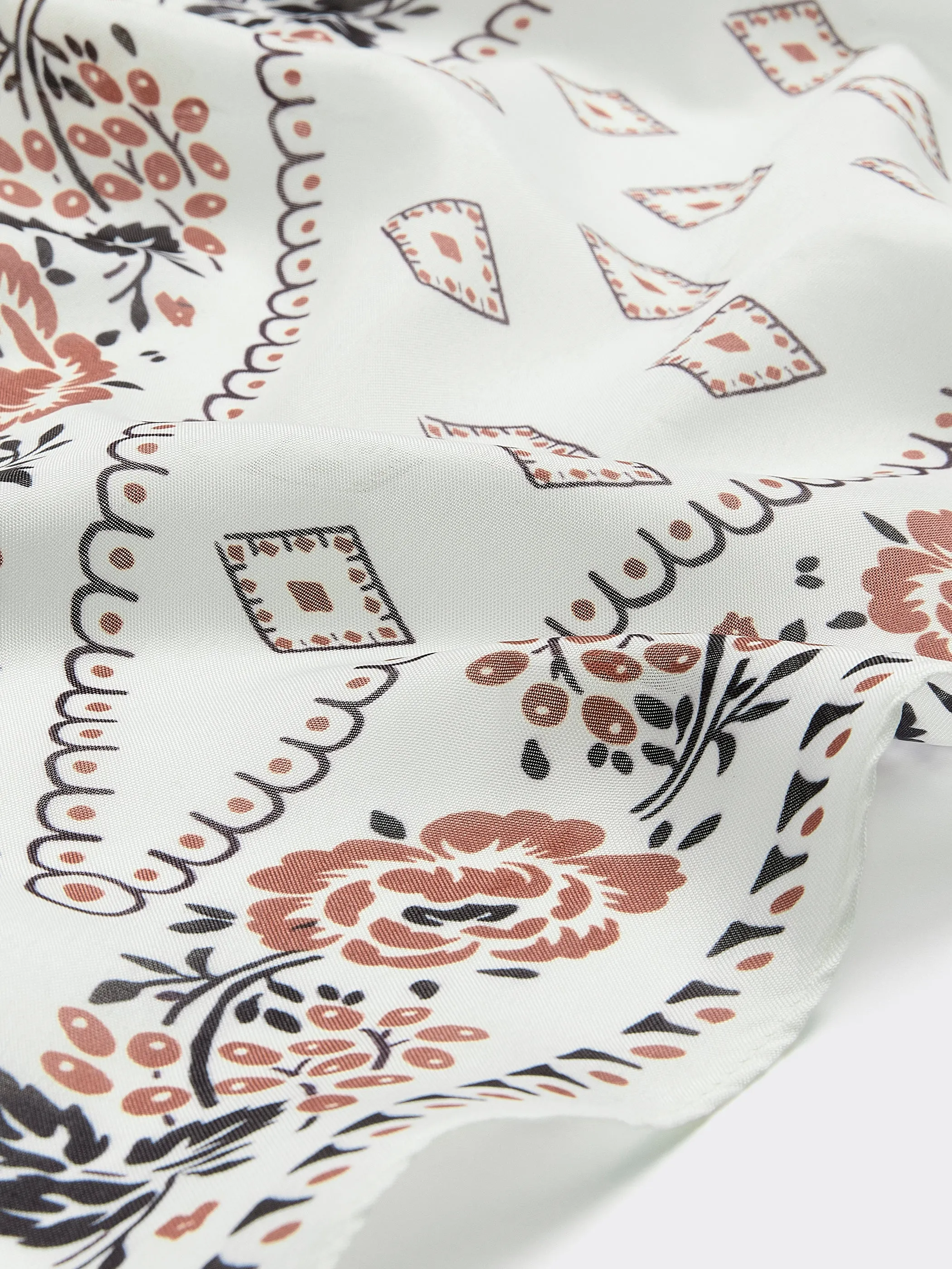 Diamond-Shaped Scarf with Print sold by Reitmans product image thumbnail 2
