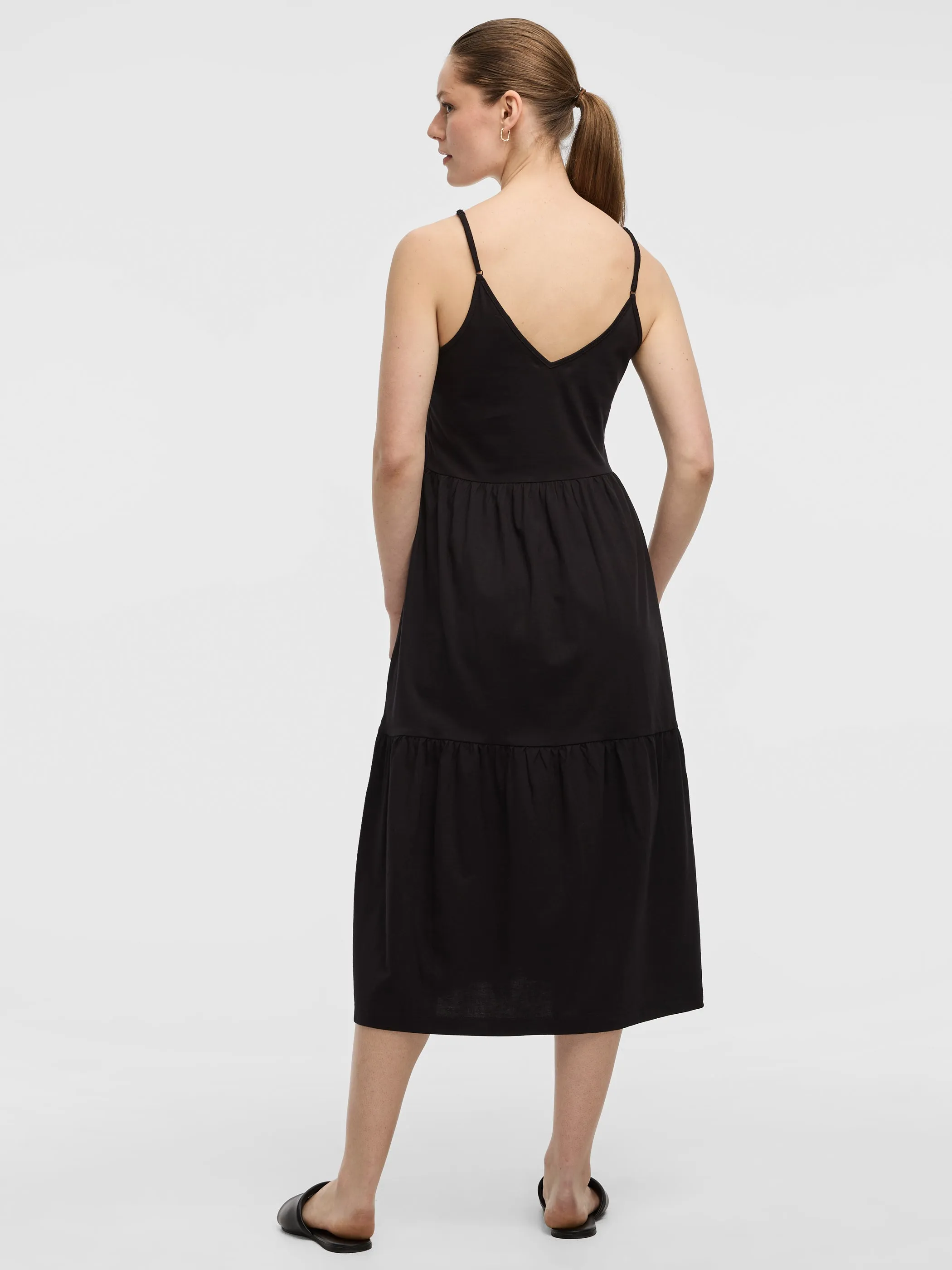 Sleeveless V-Neck Midi Dress sold by Reitmans product image thumbnail 3