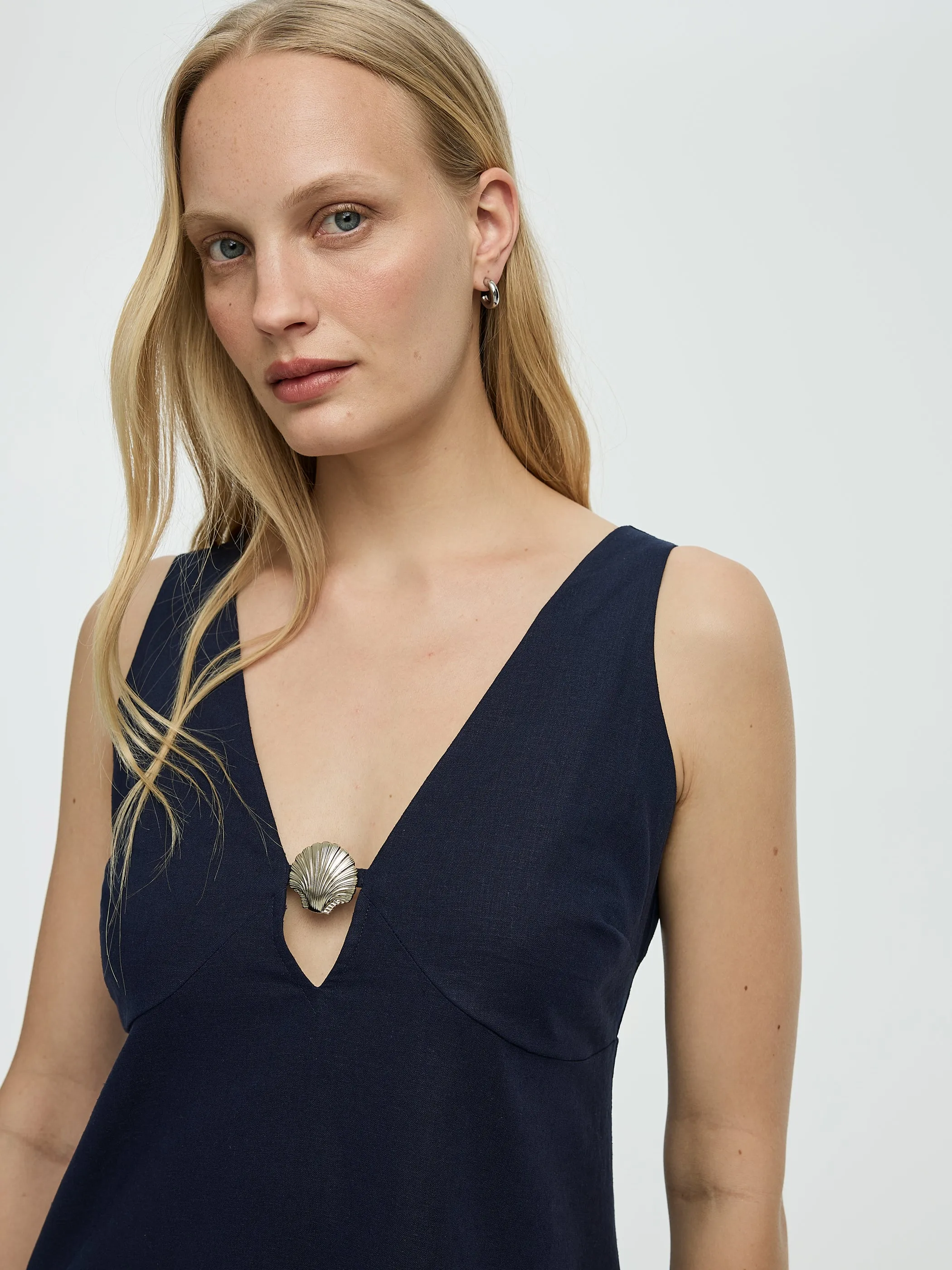 Sleeveless V-Neck Mini Dress with Seashell sold by Reitmans product image thumbnail 2