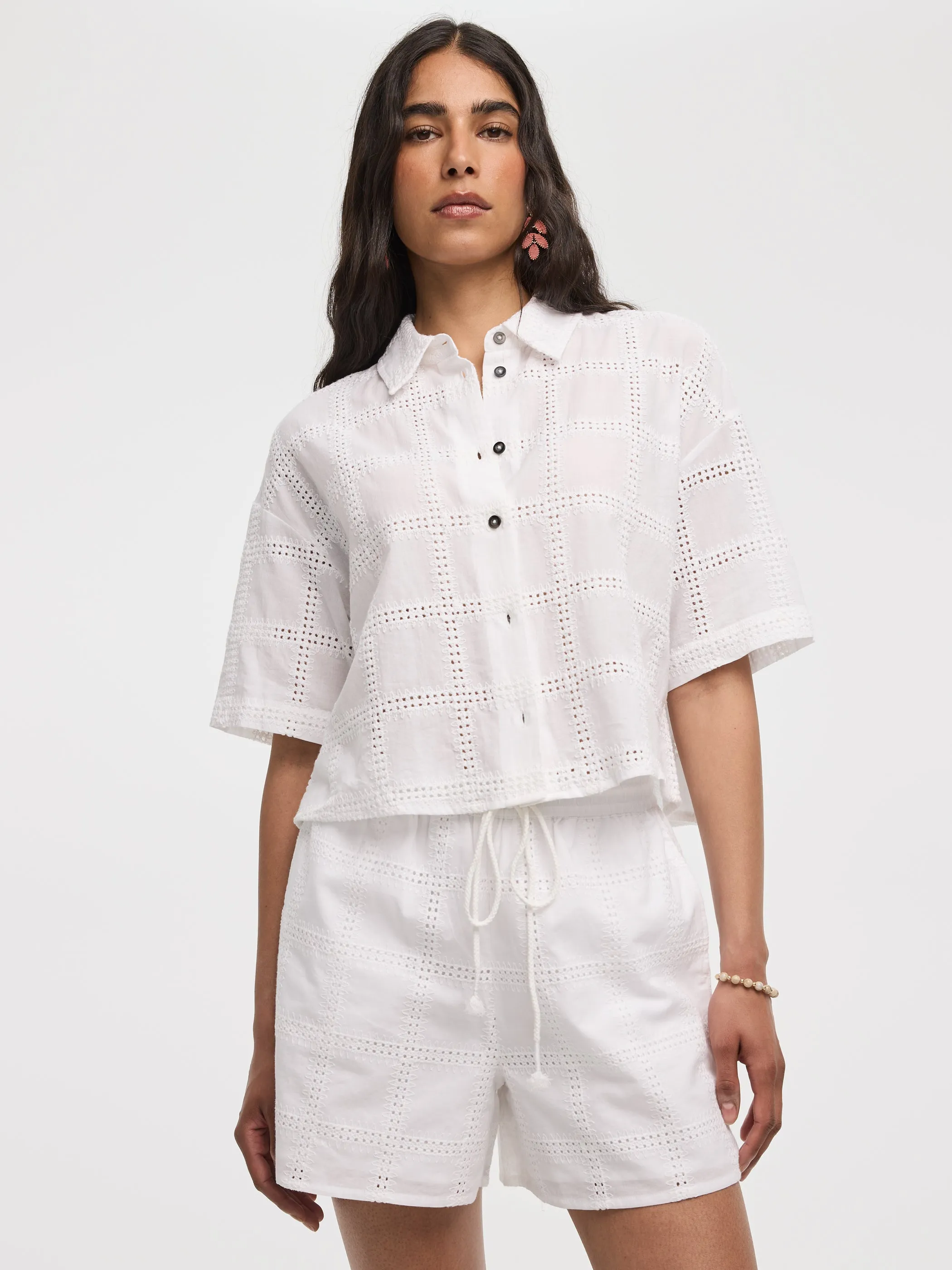 Embroidered Shorts with Elastic Waistband sold by Reitmans product image thumbnail 4