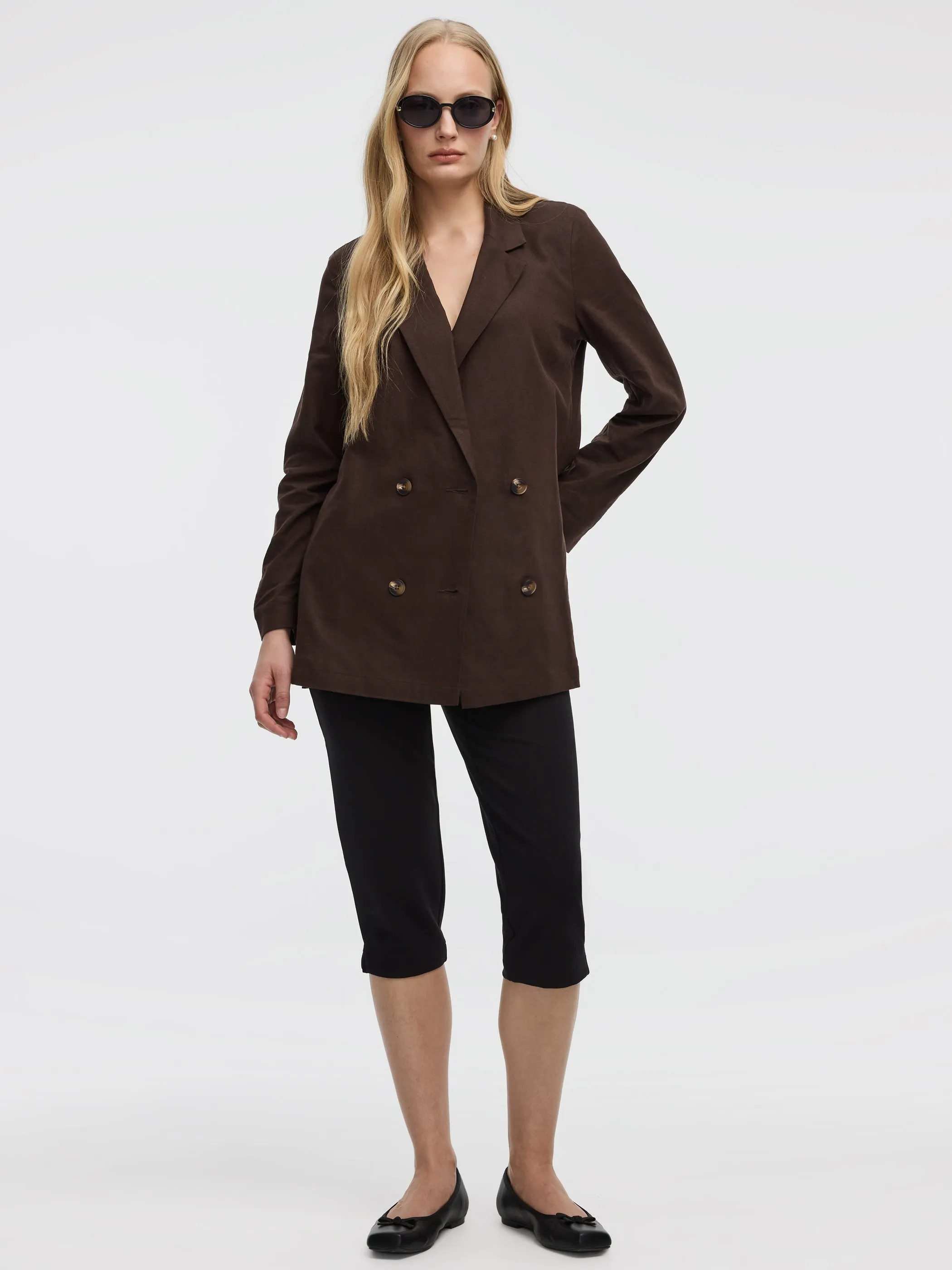 Slim-Leg High-Rise Capri Pants sold by Reitmans