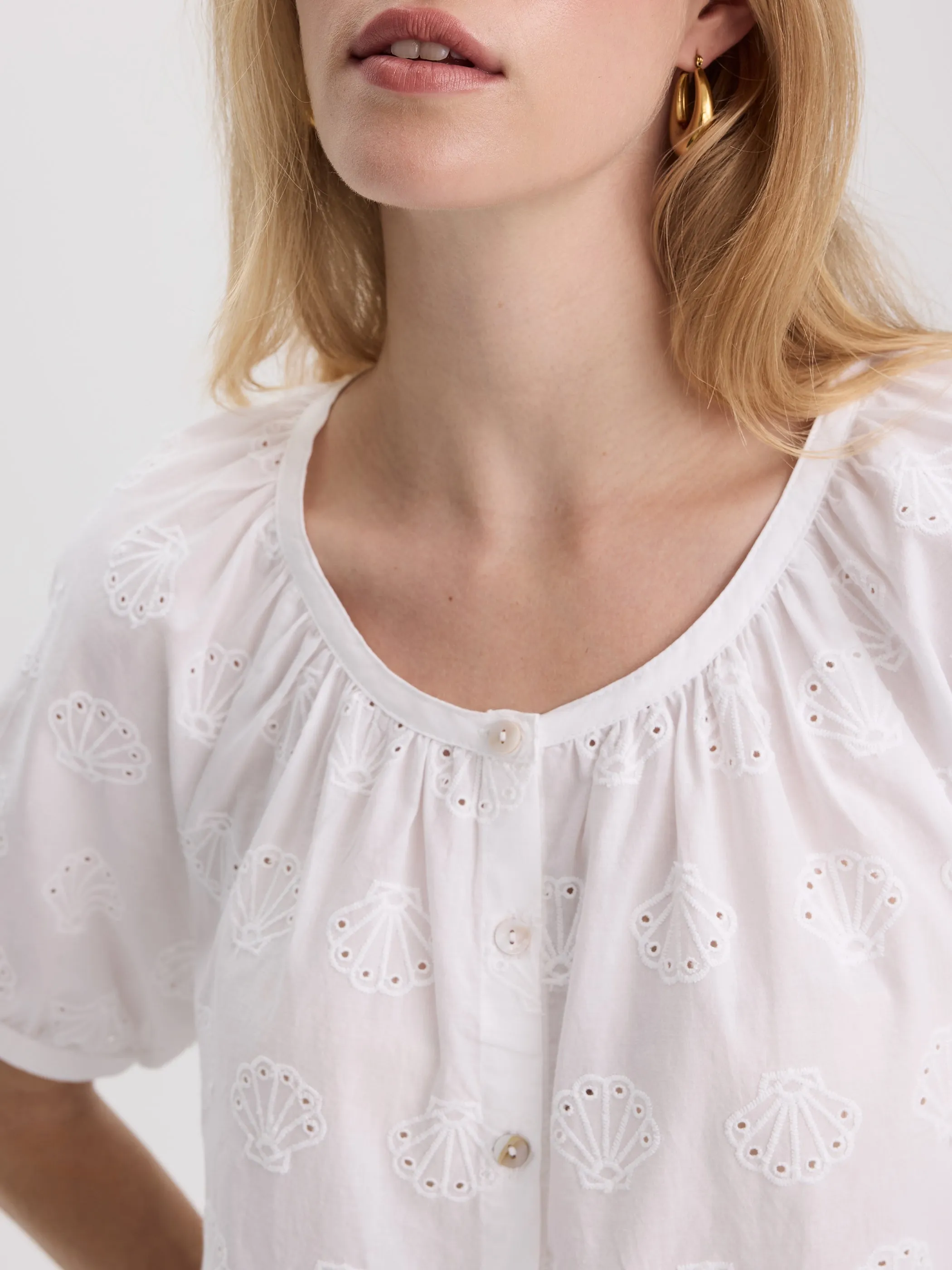 Short-Sleeve Scoop-Neck Loose Blouse sold by Reitmans product image thumbnail 2