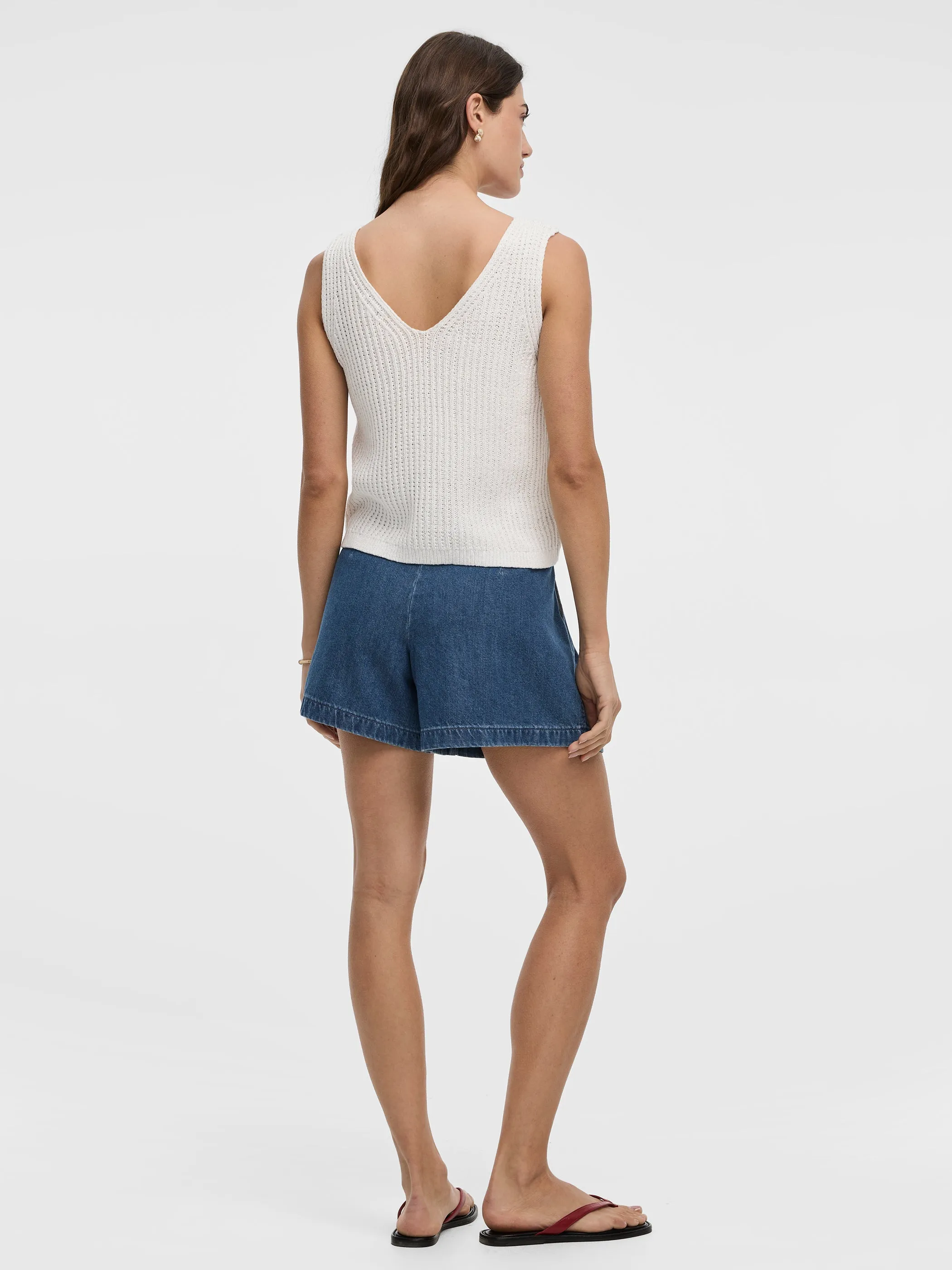 V-Neck Ribbed Tank sold by Reitmans product image thumbnail 3