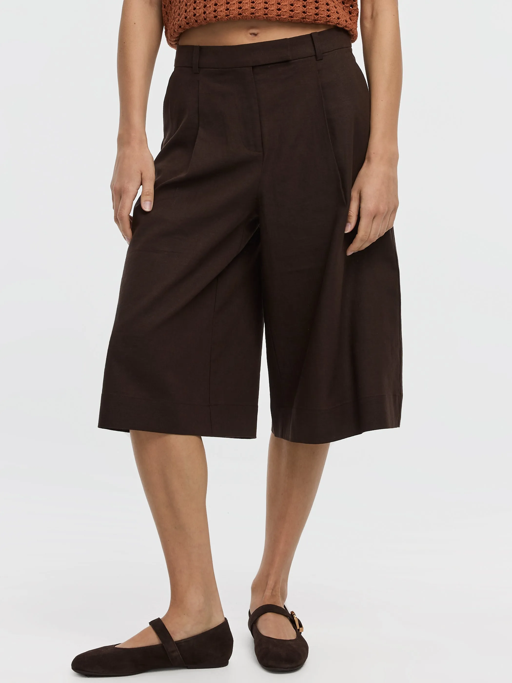 Linen-Blend Capri Pants sold by Reitmans product image thumbnail 2